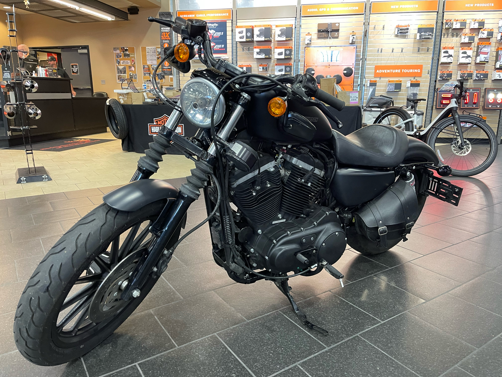 2009 Harley-Davidson Sportster® Iron 883™ in The Woodlands, Texas - Photo 3