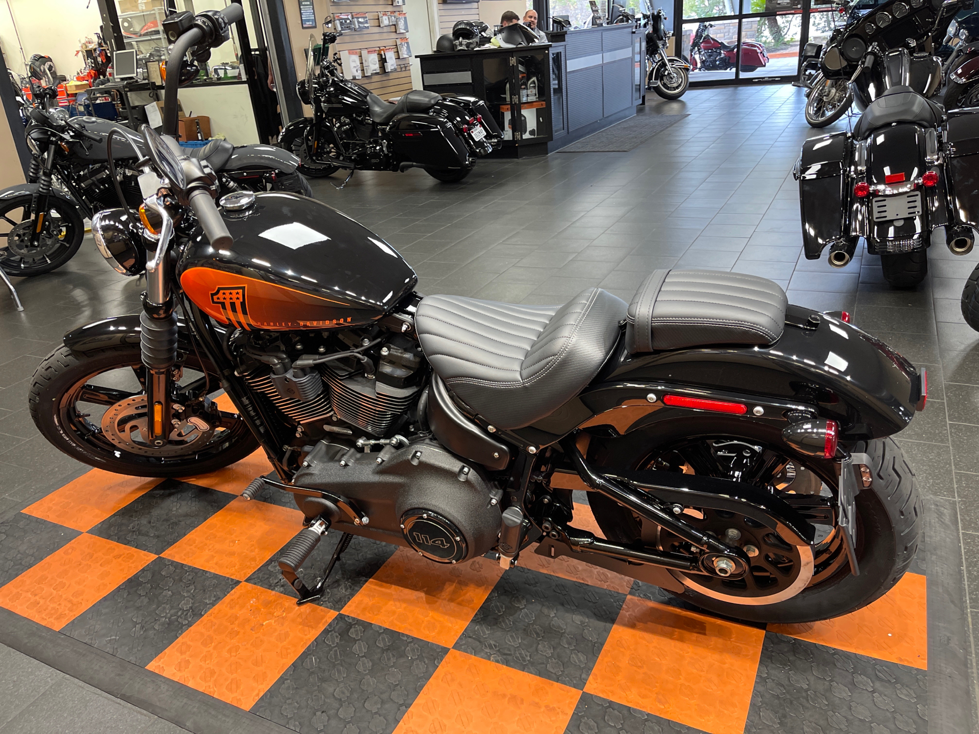 2022 Harley-Davidson Street Bob® 114 in The Woodlands, Texas - Photo 4