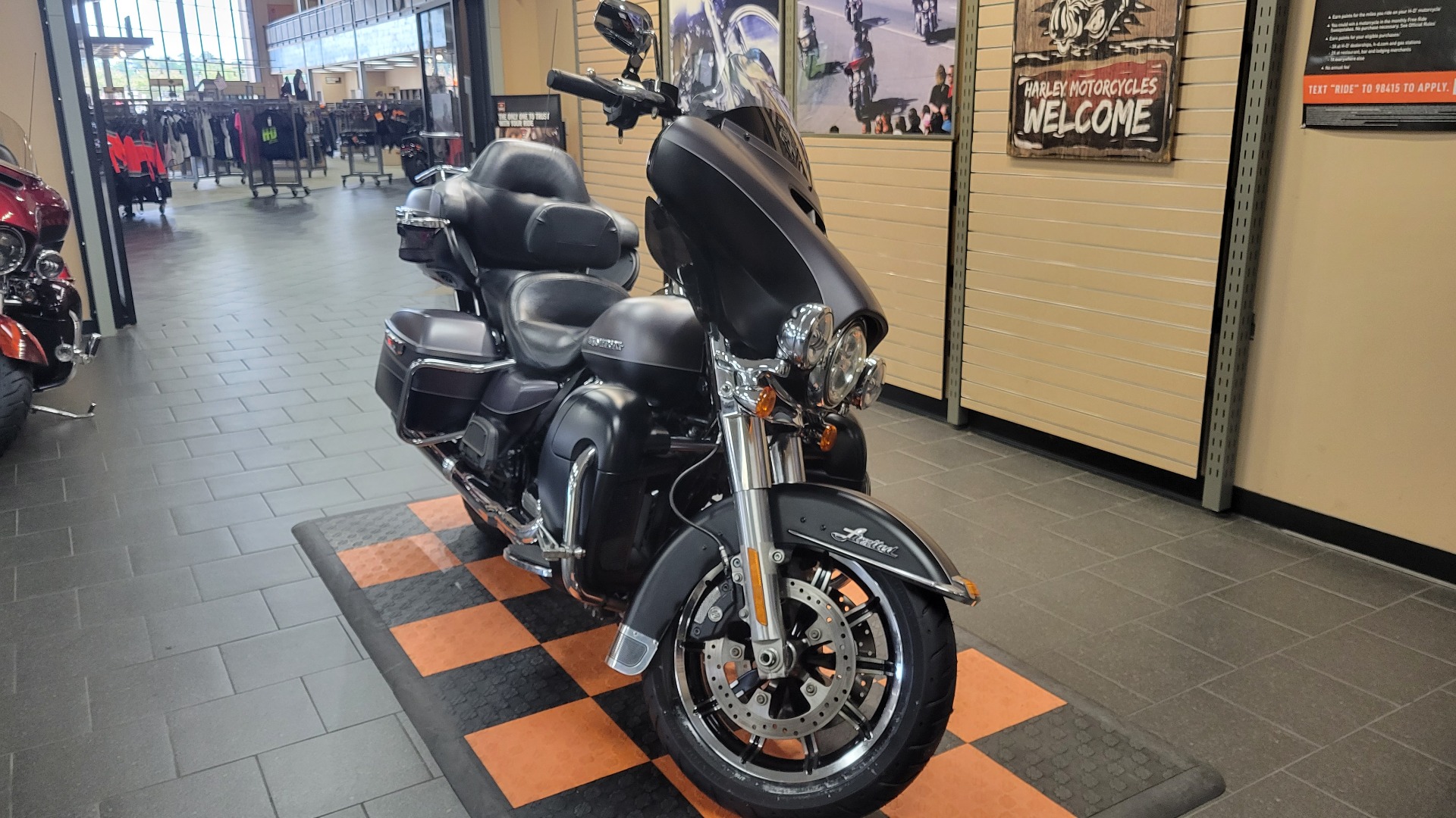 2017 Harley-Davidson Ultra Limited in The Woodlands, Texas - Photo 2