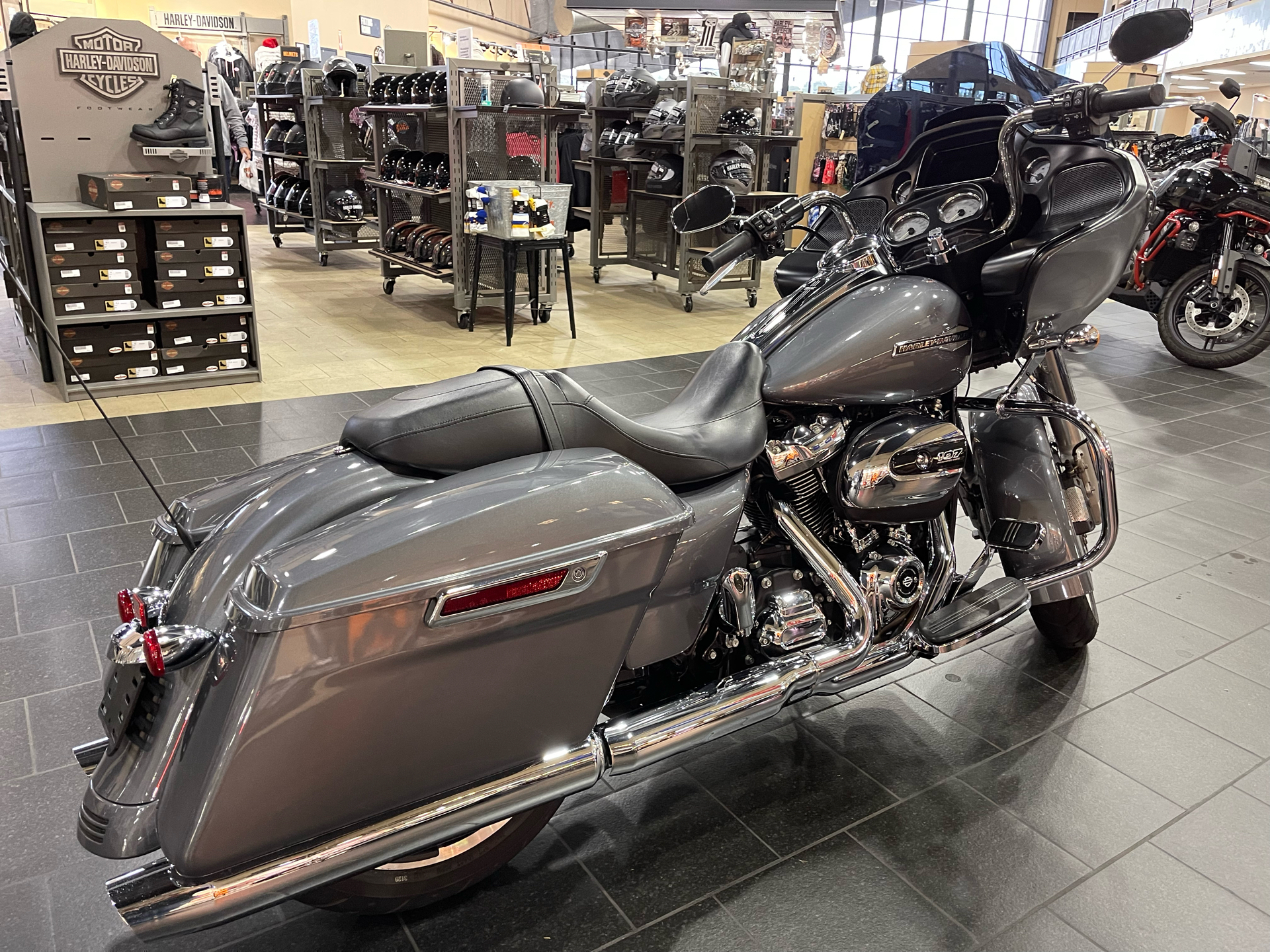 2021 Harley-Davidson Road Glide® in The Woodlands, Texas - Photo 6