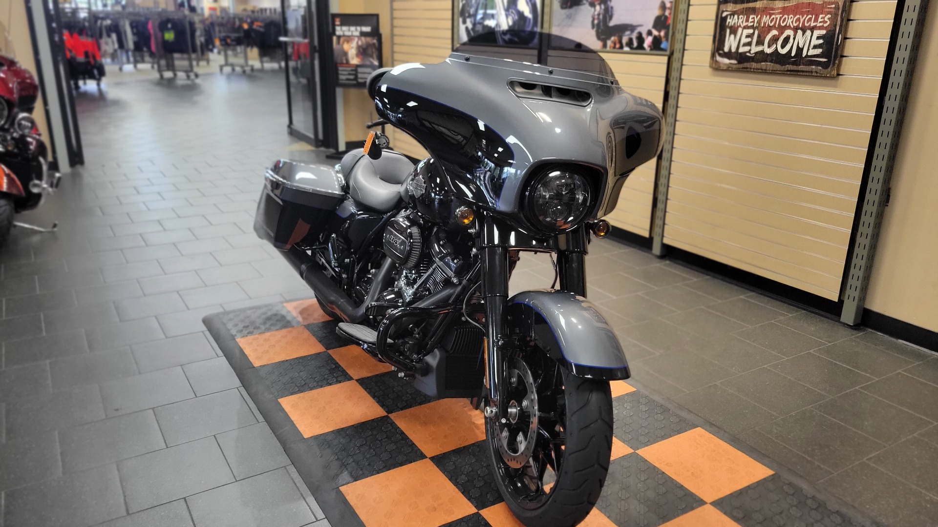2021 Harley-Davidson Street Glide® Special in The Woodlands, Texas - Photo 2