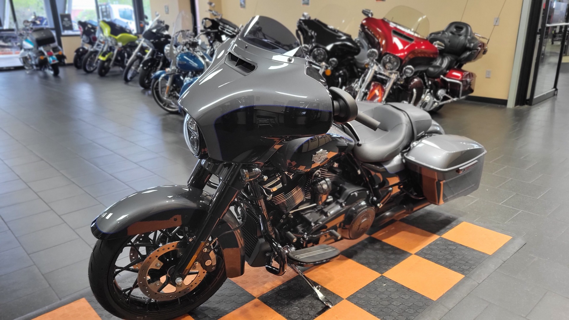 2021 Harley-Davidson Street Glide® Special in The Woodlands, Texas - Photo 3