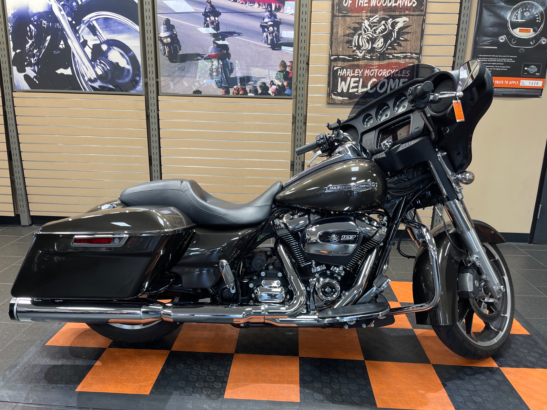 2021 Harley-Davidson Street Glide® in The Woodlands, Texas - Photo 1