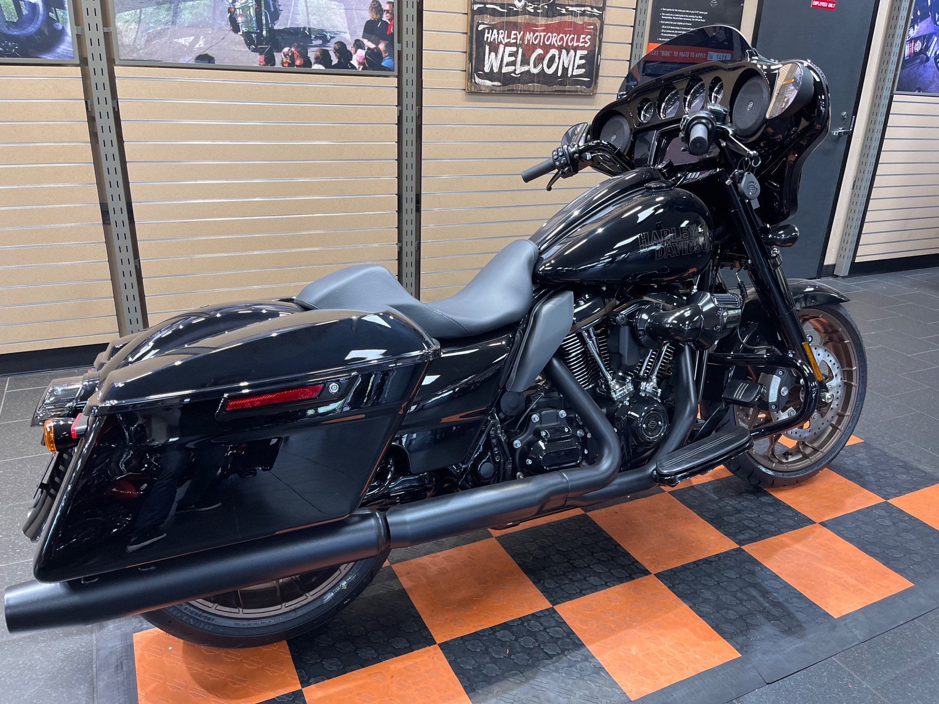2022 Harley-Davidson Street Glide® ST in The Woodlands, Texas - Photo 6