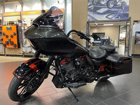 2018 Harley-Davidson CVO™ Road Glide® in The Woodlands, Texas - Photo 3