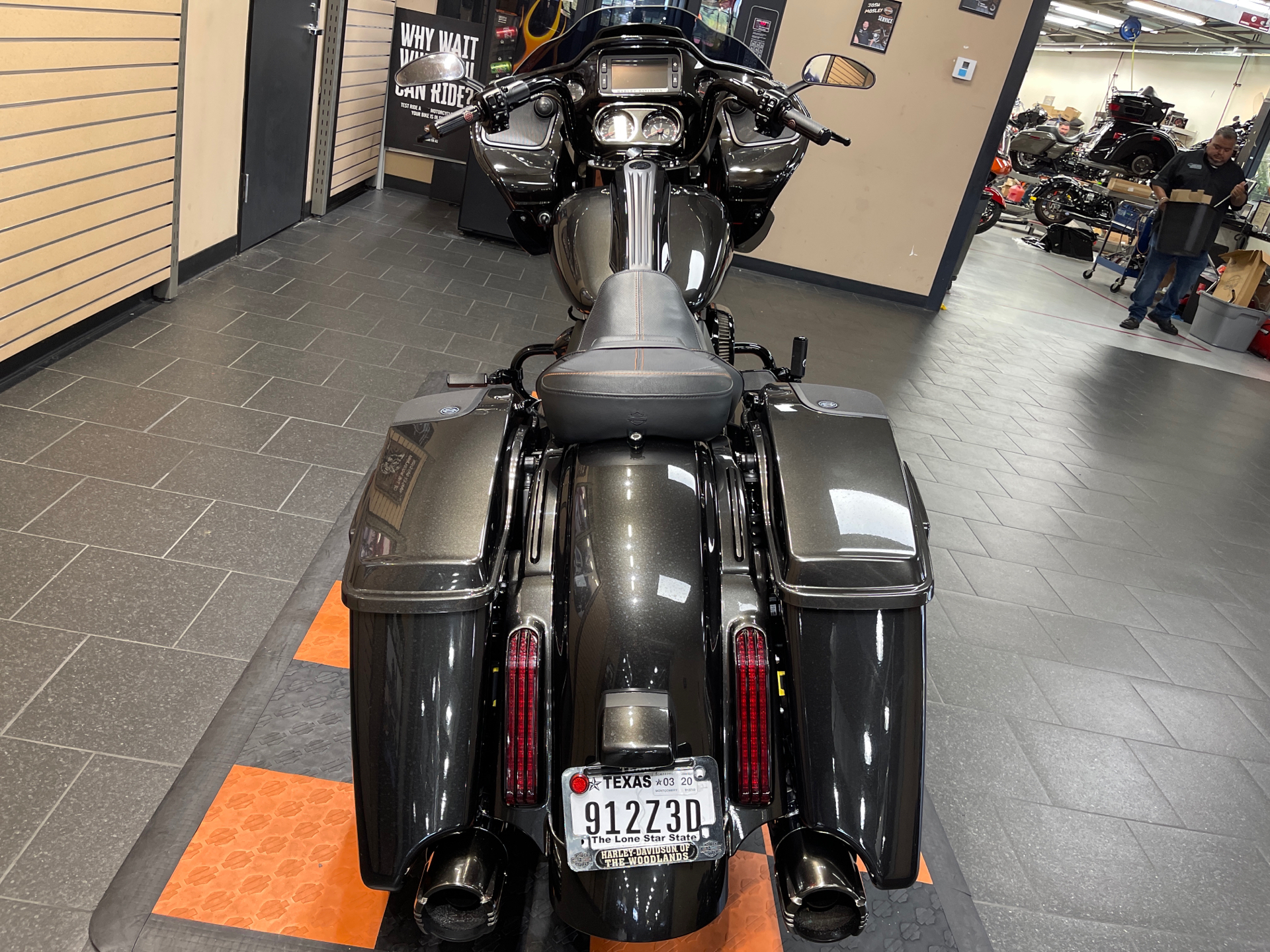2018 Harley-Davidson CVO™ Road Glide® in The Woodlands, Texas - Photo 5