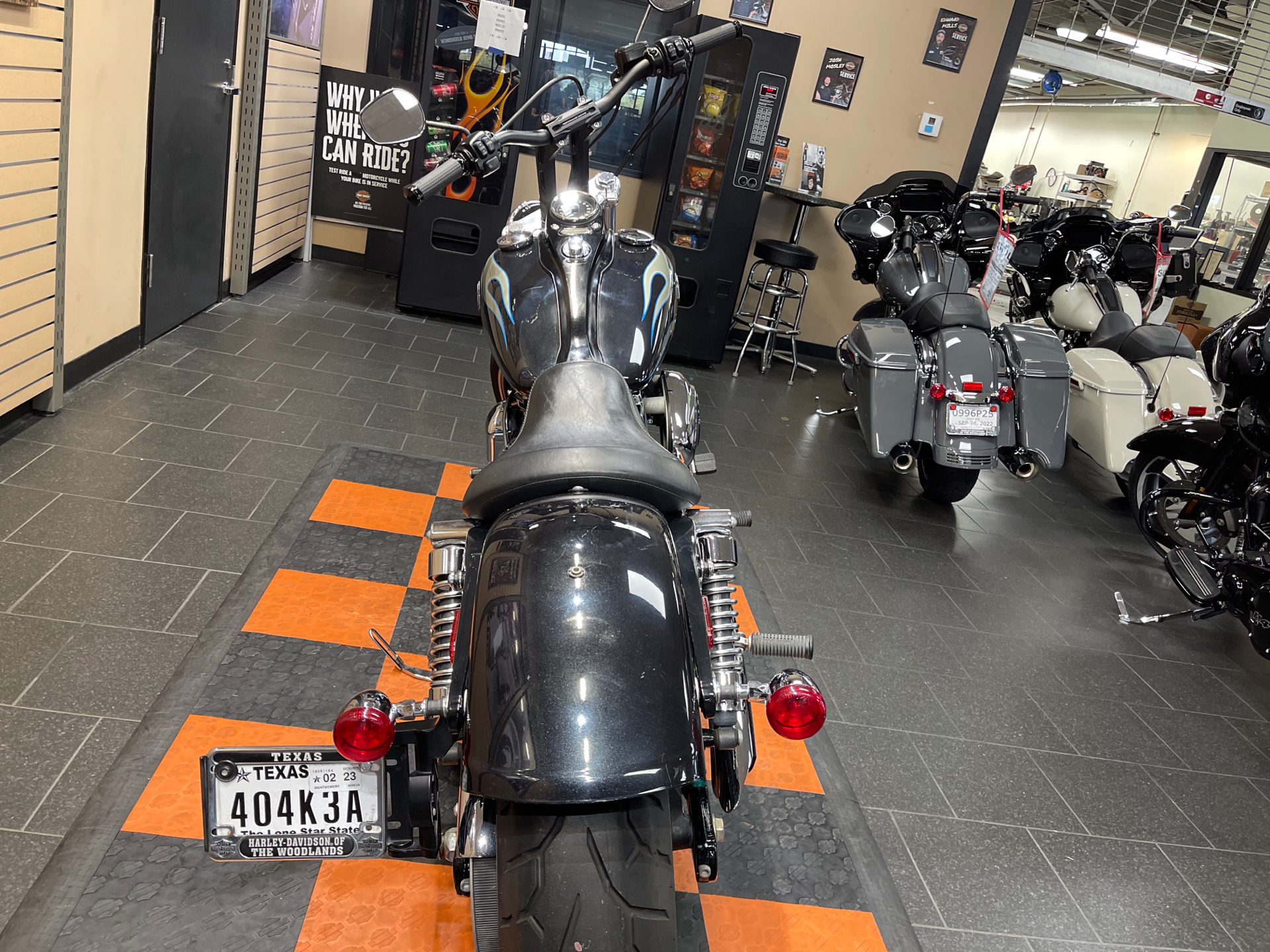 2013 Harley-Davidson Dyna® Wide Glide® in The Woodlands, Texas - Photo 5