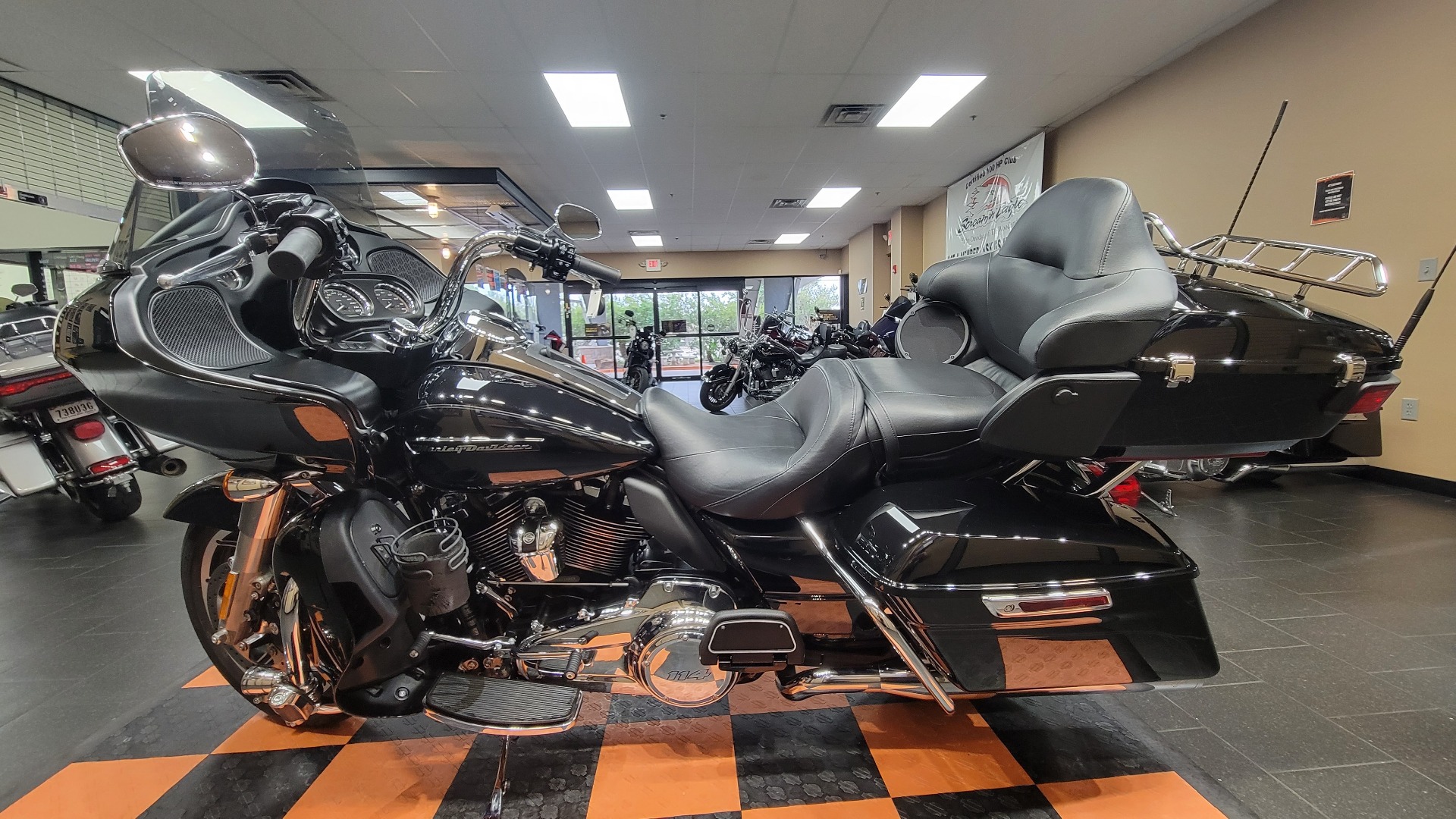 2019 Harley-Davidson Road Glide® Ultra in The Woodlands, Texas - Photo 3
