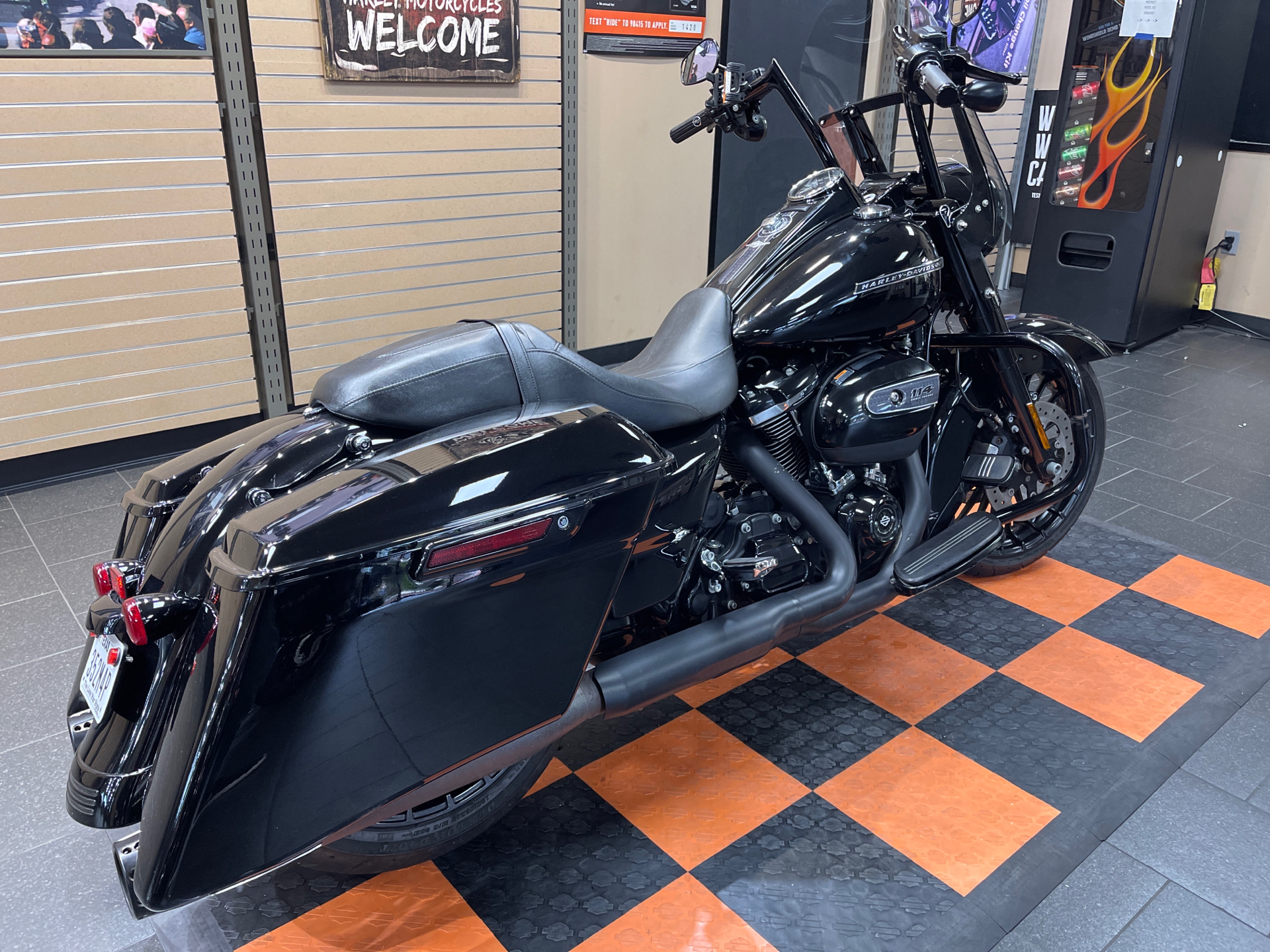 2019 Harley-Davidson Road King® Special in The Woodlands, Texas - Photo 6