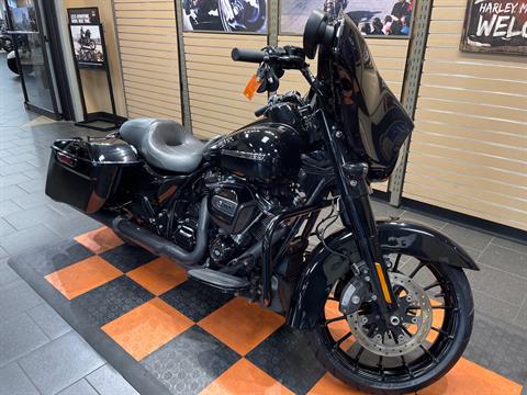 2019 Harley-Davidson Street Glide® Special in The Woodlands, Texas - Photo 2