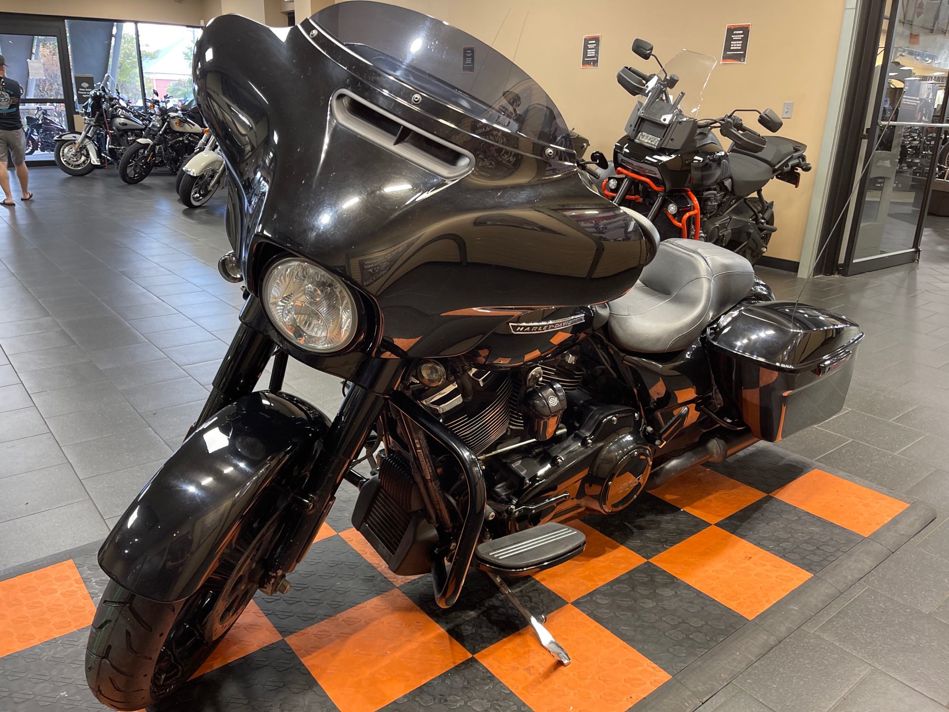 2019 Harley-Davidson Street Glide® Special in The Woodlands, Texas - Photo 3
