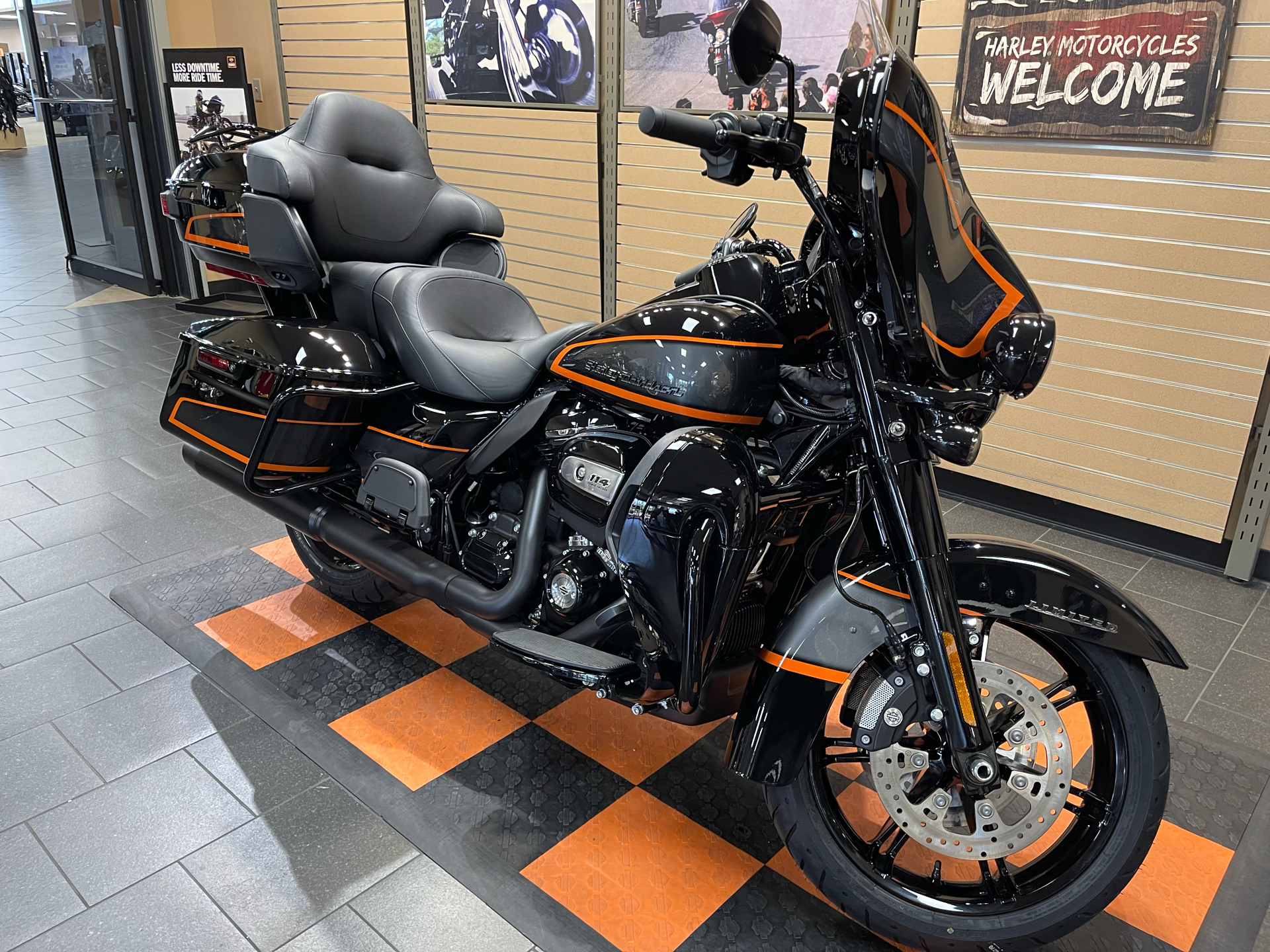 2022 Harley-Davidson Ultra Limited in The Woodlands, Texas - Photo 2