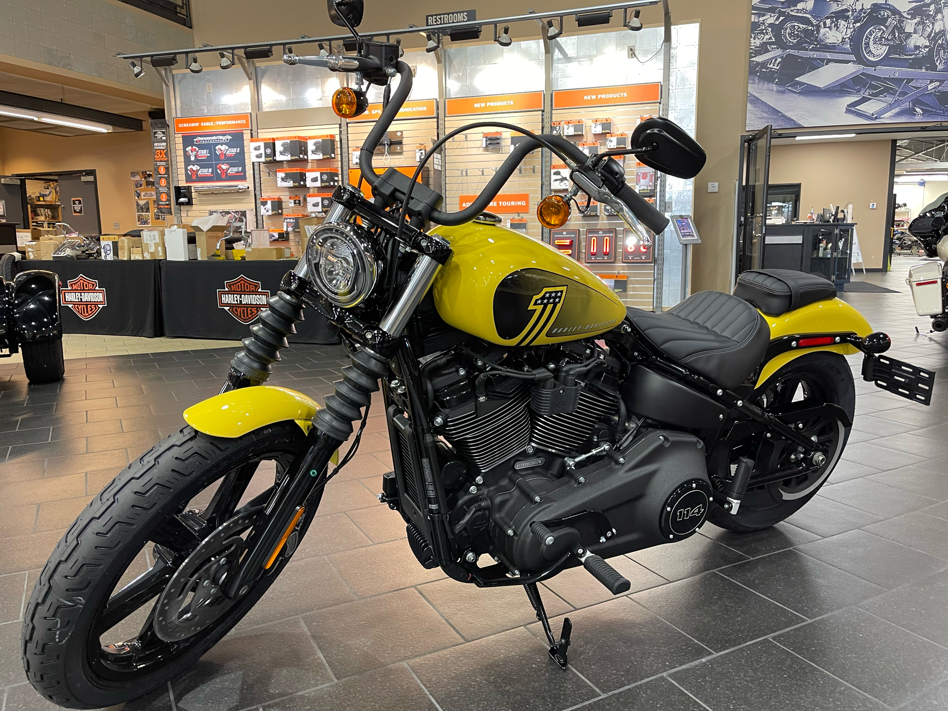 2023 Harley-Davidson Street Bob® 114 in The Woodlands, Texas - Photo 4