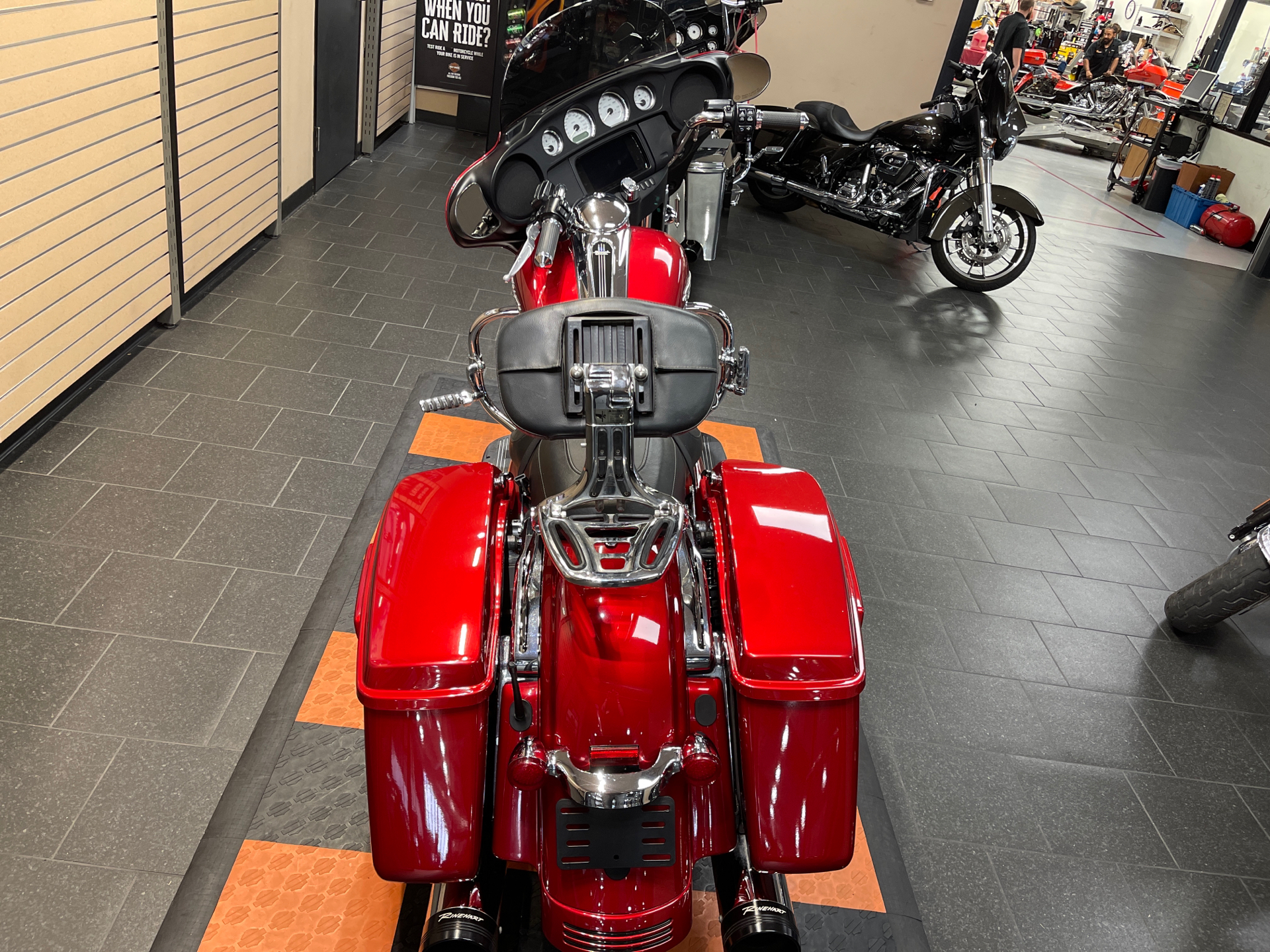 2019 Harley-Davidson Street Glide® in The Woodlands, Texas - Photo 5