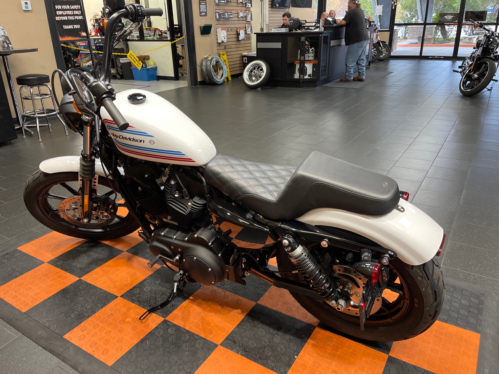 2021 Harley-Davidson Iron 1200™ in The Woodlands, Texas - Photo 4