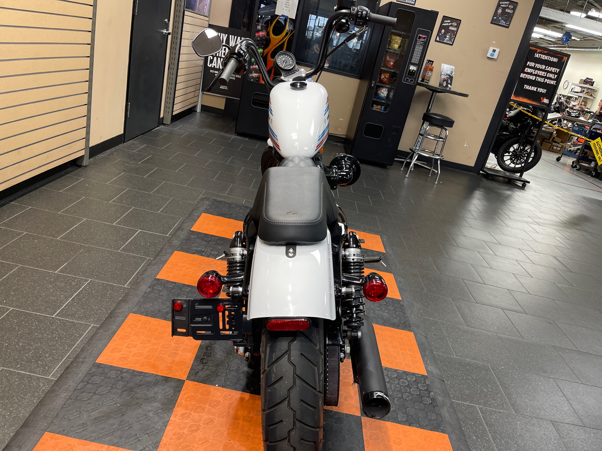 2021 Harley-Davidson Iron 1200™ in The Woodlands, Texas - Photo 5
