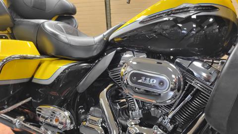 2012 Harley-Davidson CVO™ Ultra Classic® Electra Glide® in The Woodlands, Texas - Photo 8