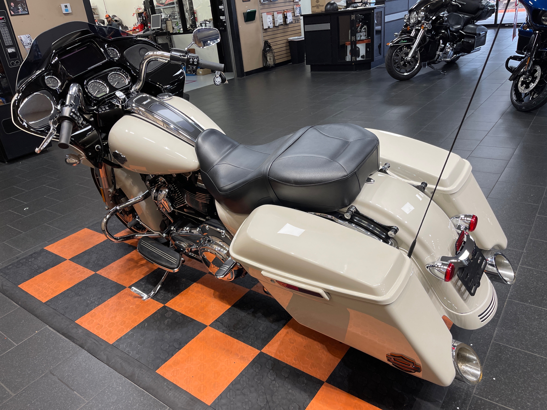 2022 Harley-Davidson Road Glide® Special in The Woodlands, Texas - Photo 4