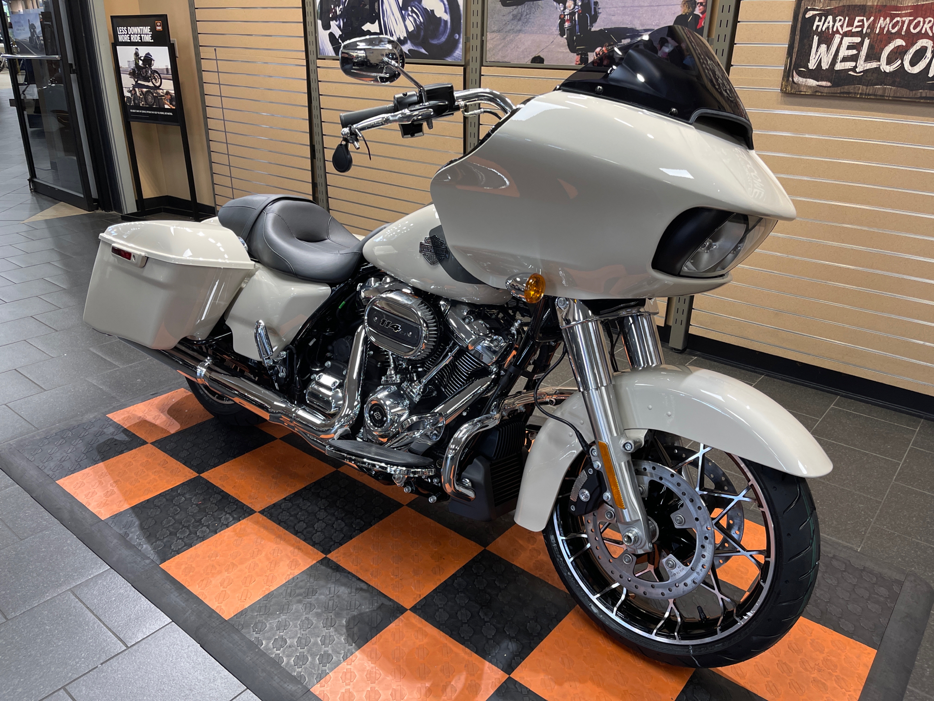 2022 Harley-Davidson Road Glide® Special in The Woodlands, Texas - Photo 2