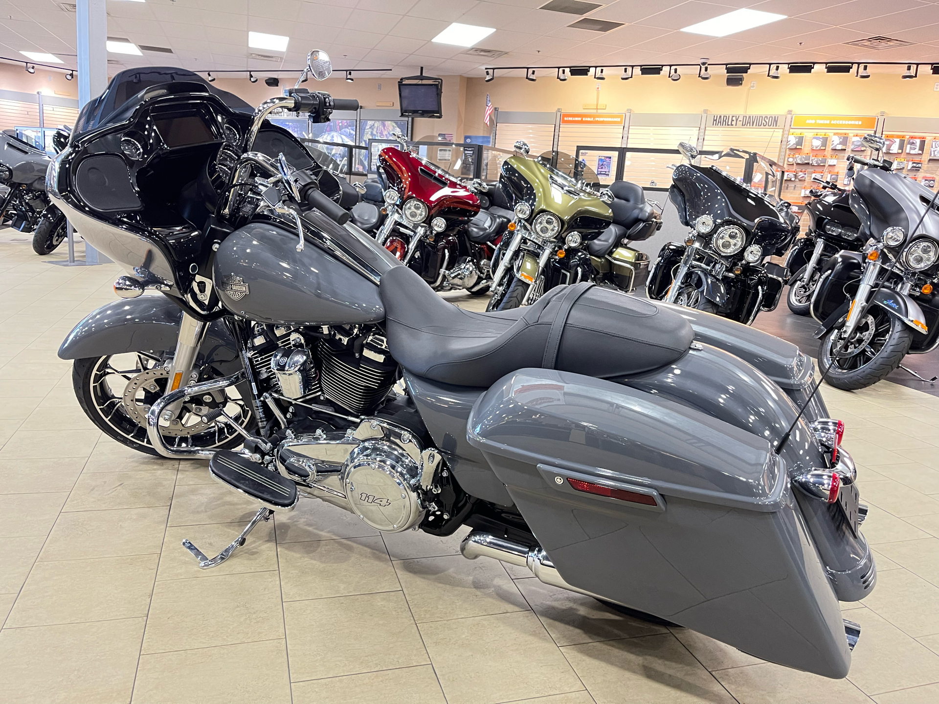 2022 Harley-Davidson Road Glide® Special in The Woodlands, Texas - Photo 4
