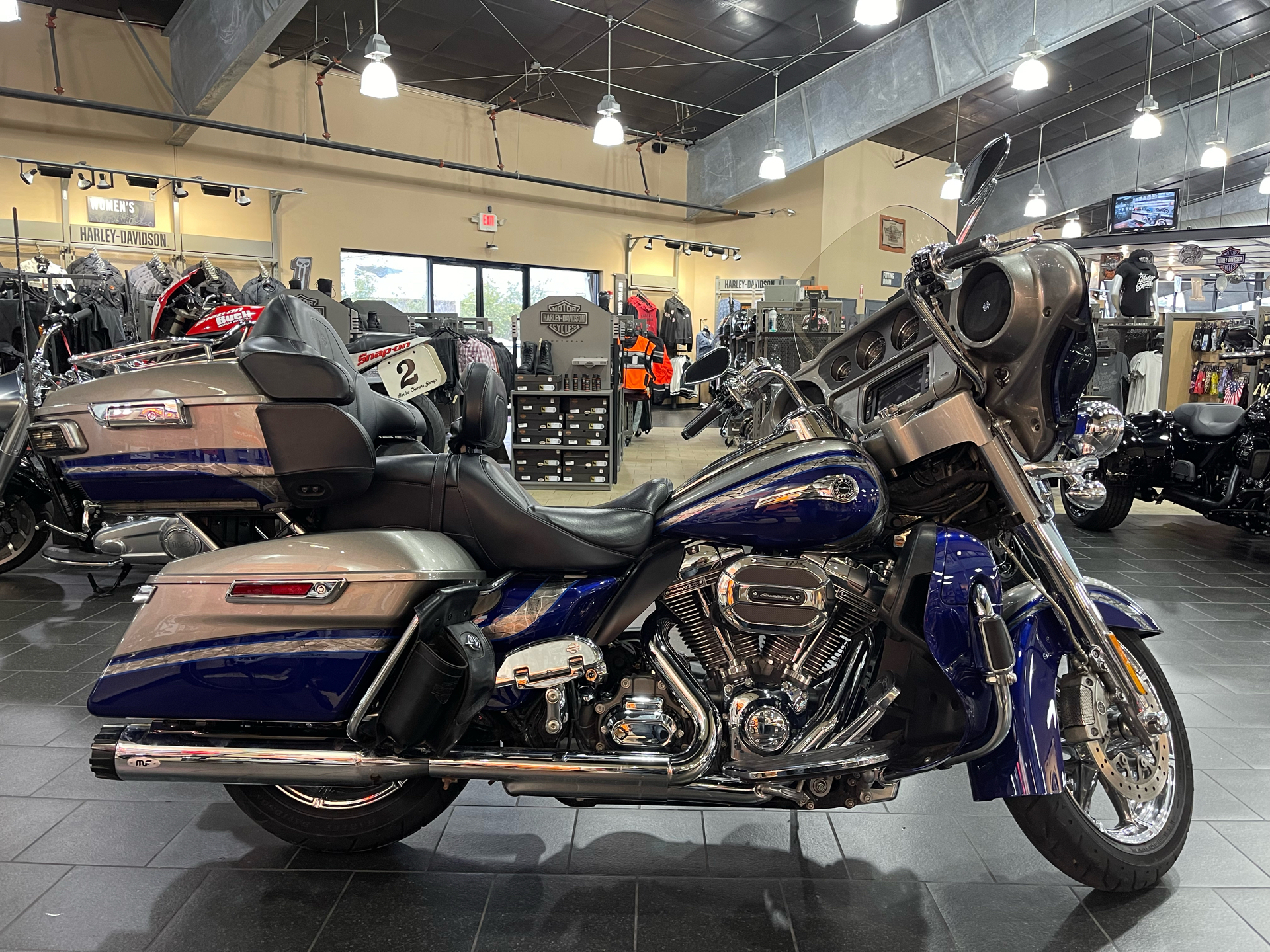 2016 Harley-Davidson CVO™ Limited in The Woodlands, Texas - Photo 1