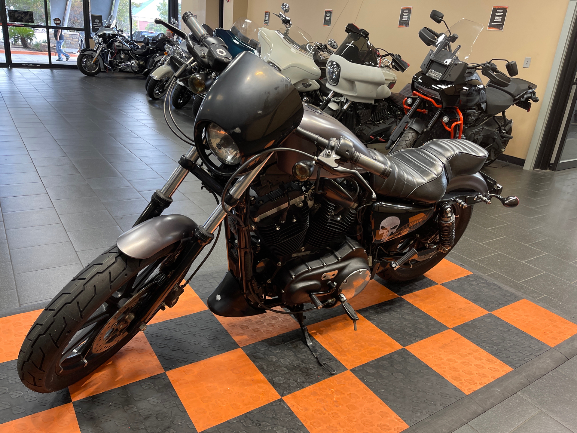 2016 Harley-Davidson Iron 883™ in The Woodlands, Texas - Photo 3