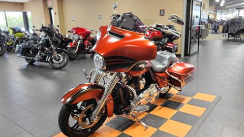 2017 Harley-Davidson Street Glide® Special in The Woodlands, Texas - Photo 3