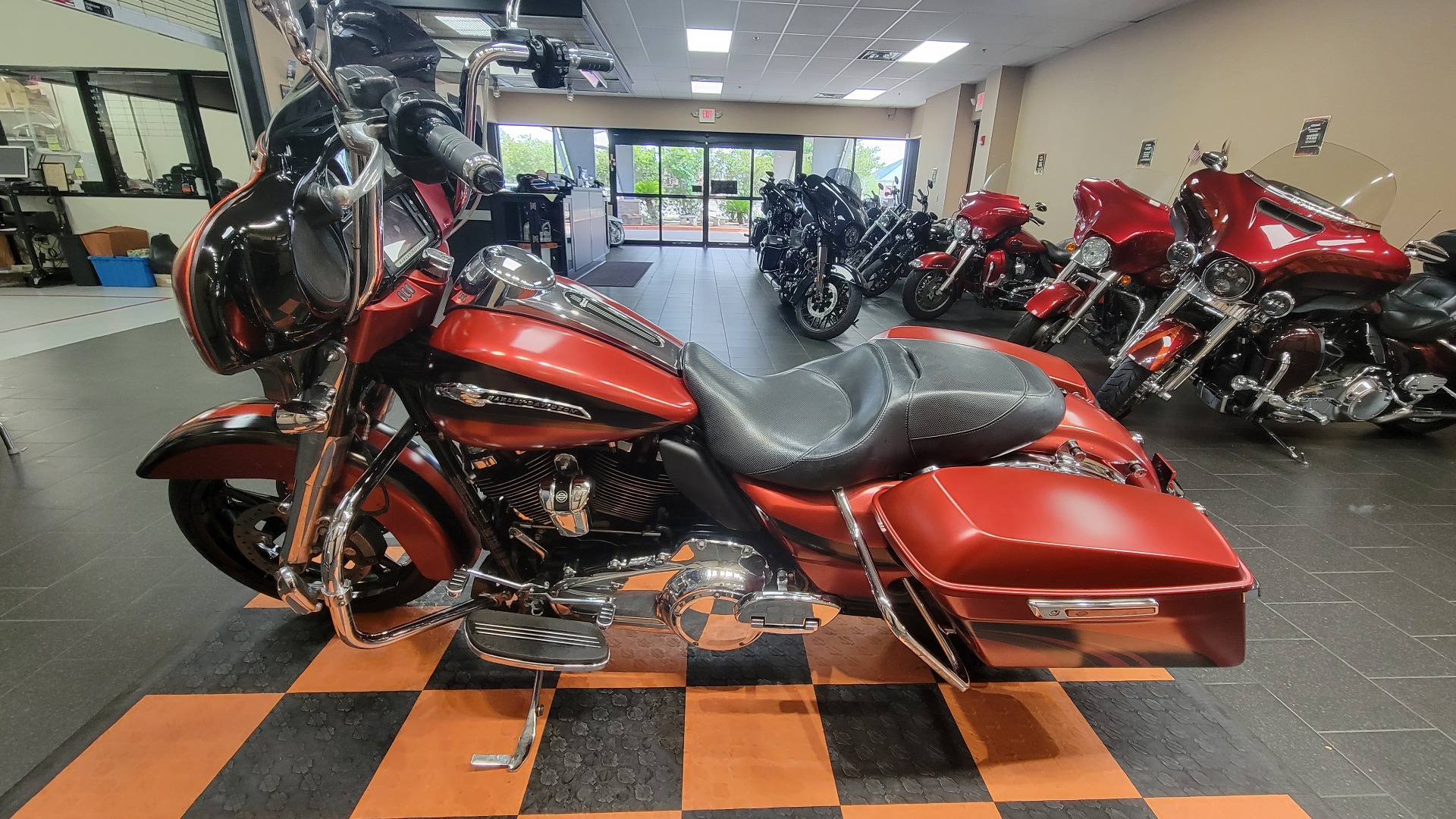 2017 Harley-Davidson Street Glide® Special in The Woodlands, Texas - Photo 4