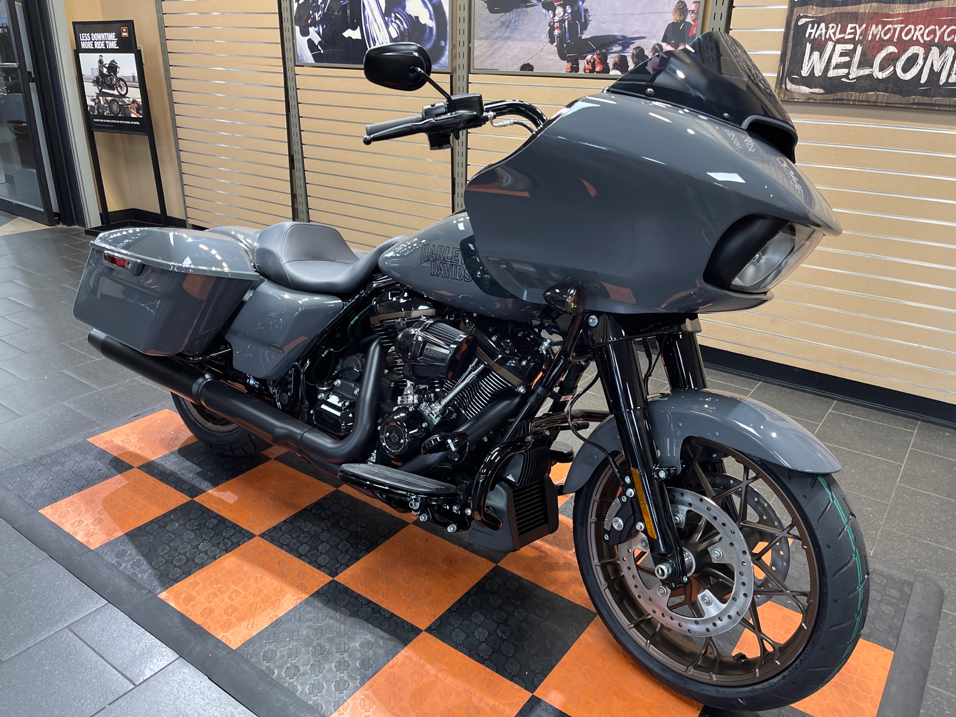 2022 Harley-Davidson Road Glide® ST in The Woodlands, Texas - Photo 2