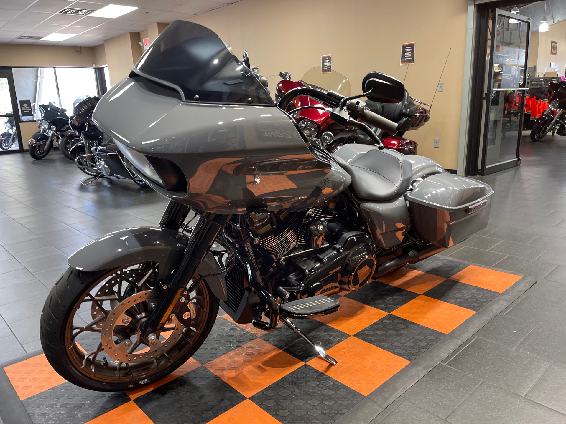 2022 Harley-Davidson Road Glide® ST in The Woodlands, Texas - Photo 3
