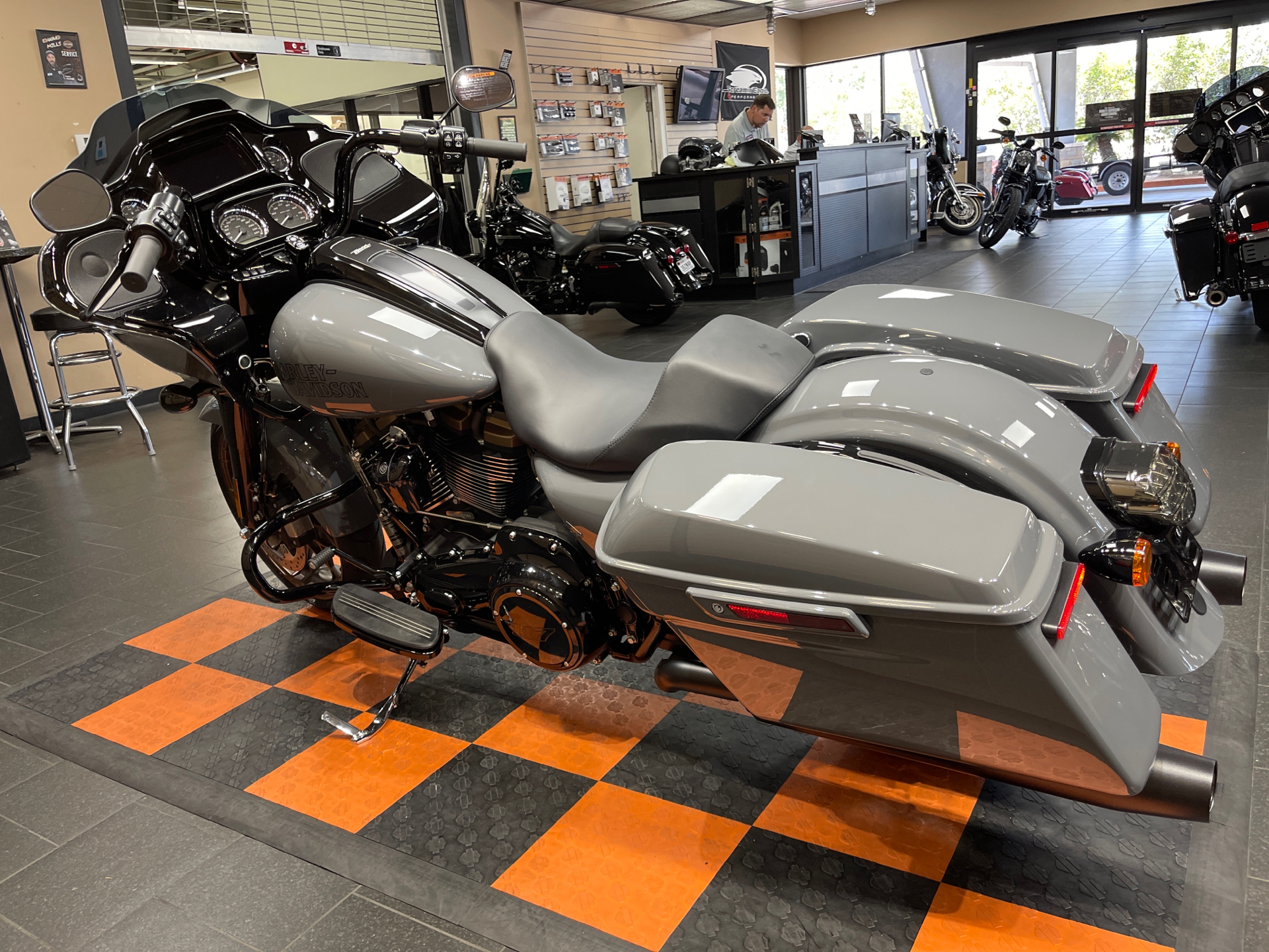 2022 Harley-Davidson Road Glide® ST in The Woodlands, Texas - Photo 4