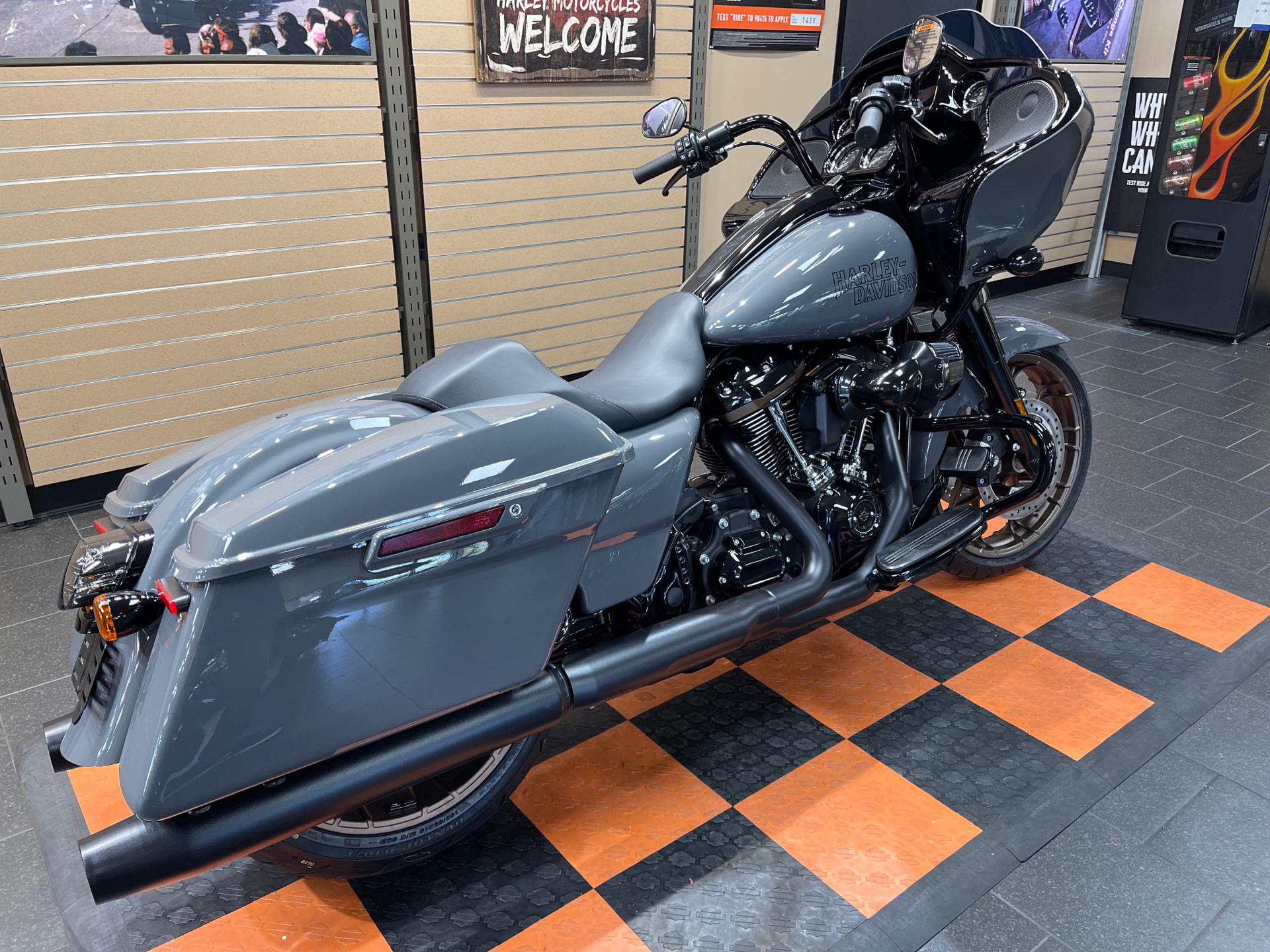 2022 Harley-Davidson Road Glide® ST in The Woodlands, Texas - Photo 6