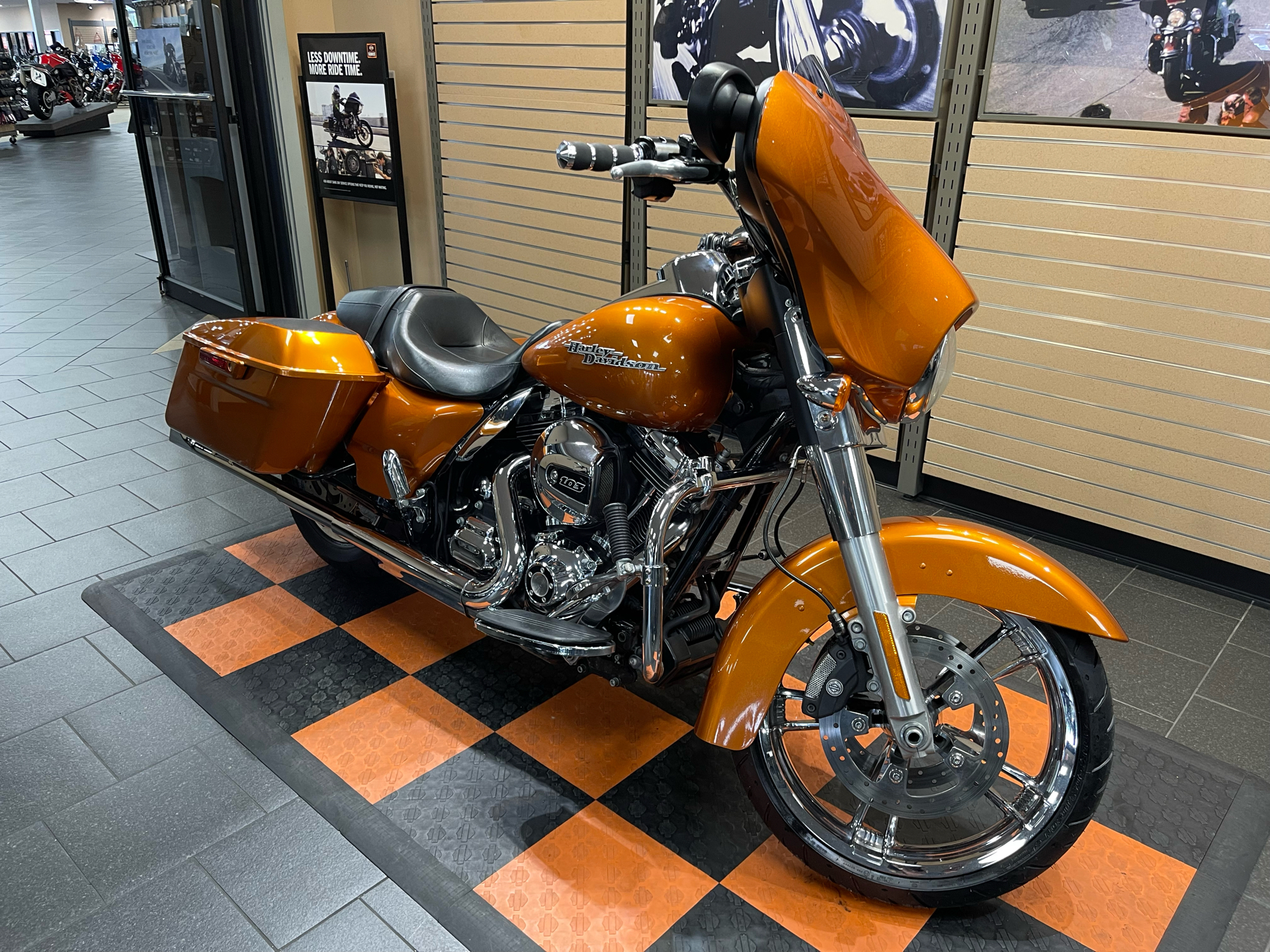 2016 Harley-Davidson Street Glide® in The Woodlands, Texas - Photo 2