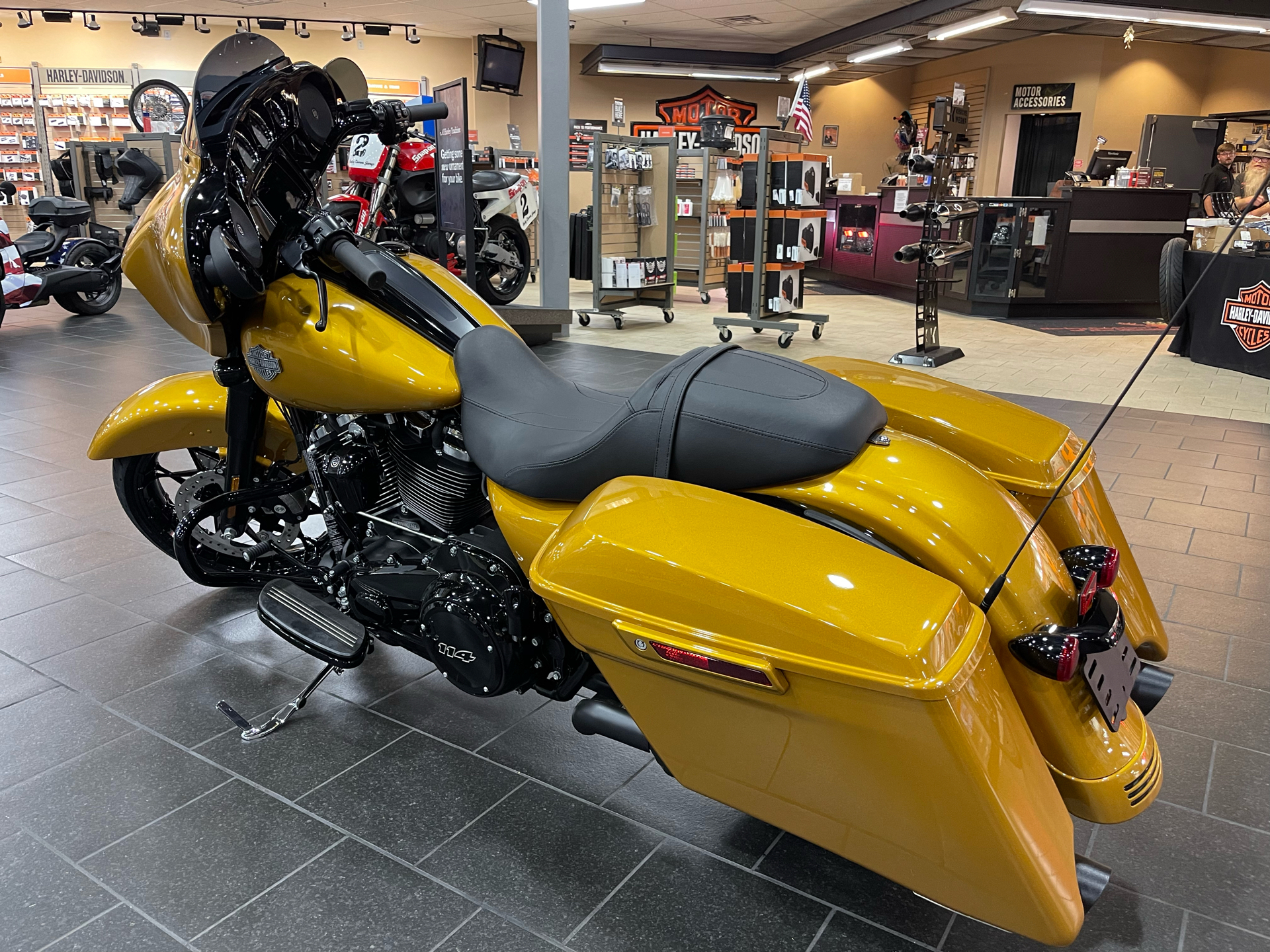 2023 Harley-Davidson Street Glide® Special in The Woodlands, Texas - Photo 4