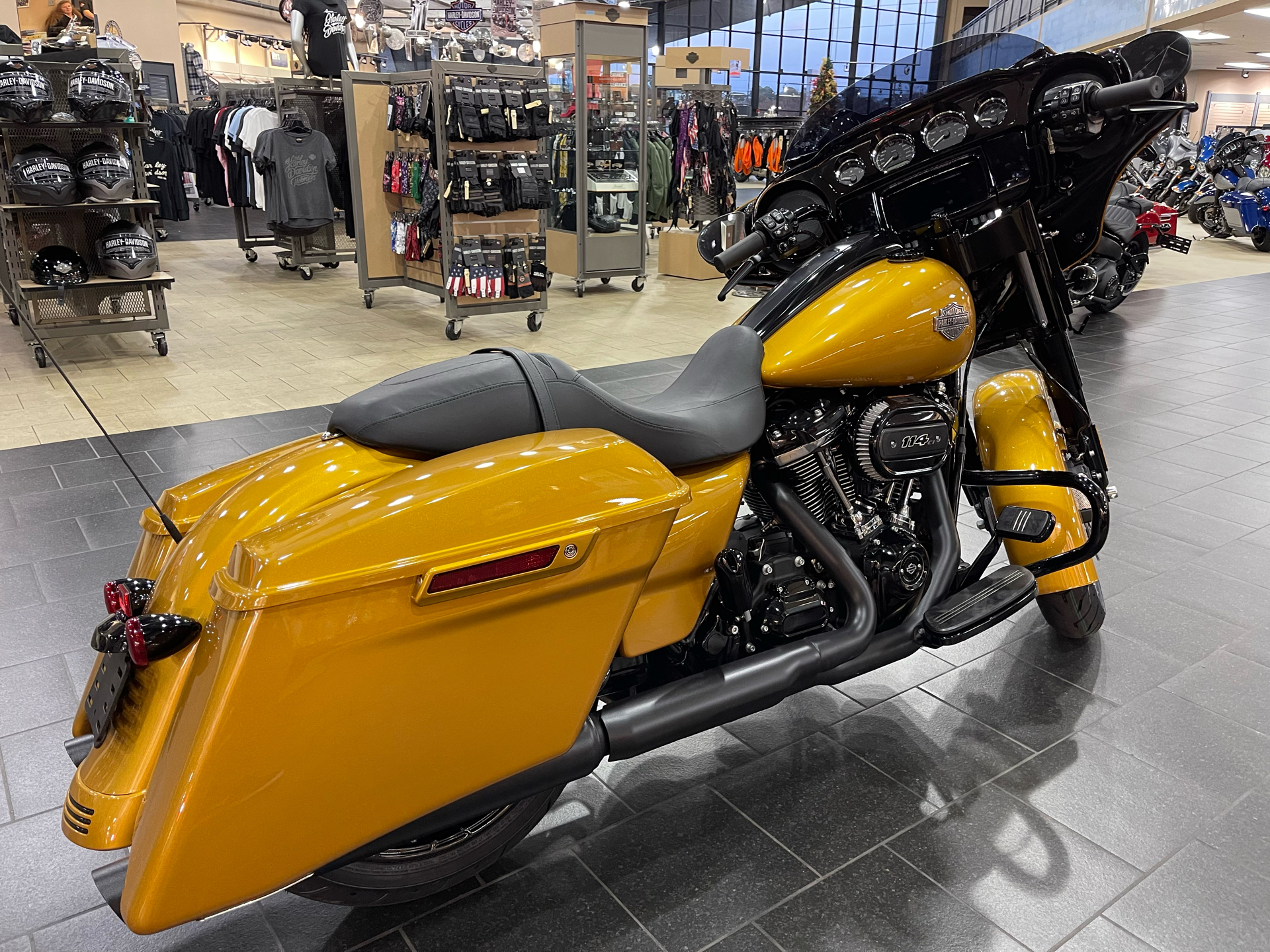 2023 Harley-Davidson Street Glide® Special in The Woodlands, Texas - Photo 6