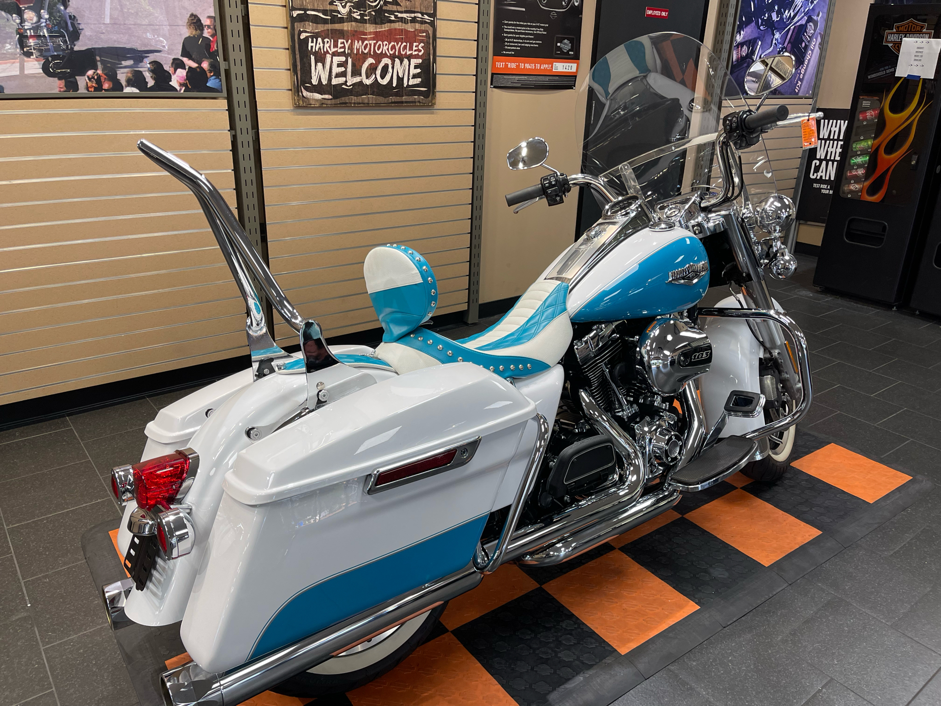 2016 Harley-Davidson Road King® in The Woodlands, Texas - Photo 6