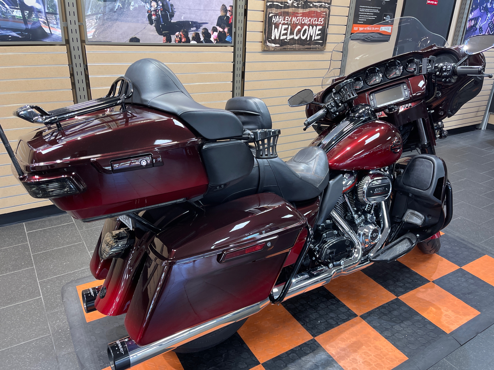 2018 Harley-Davidson CVO™ Limited in The Woodlands, Texas - Photo 6