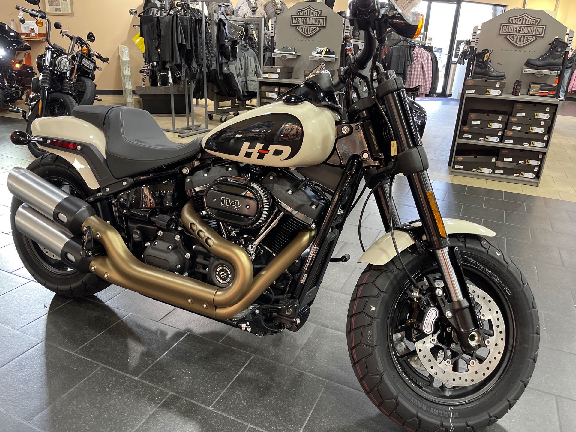 2022 Harley-Davidson Fat Bob® 114 in The Woodlands, Texas - Photo 2