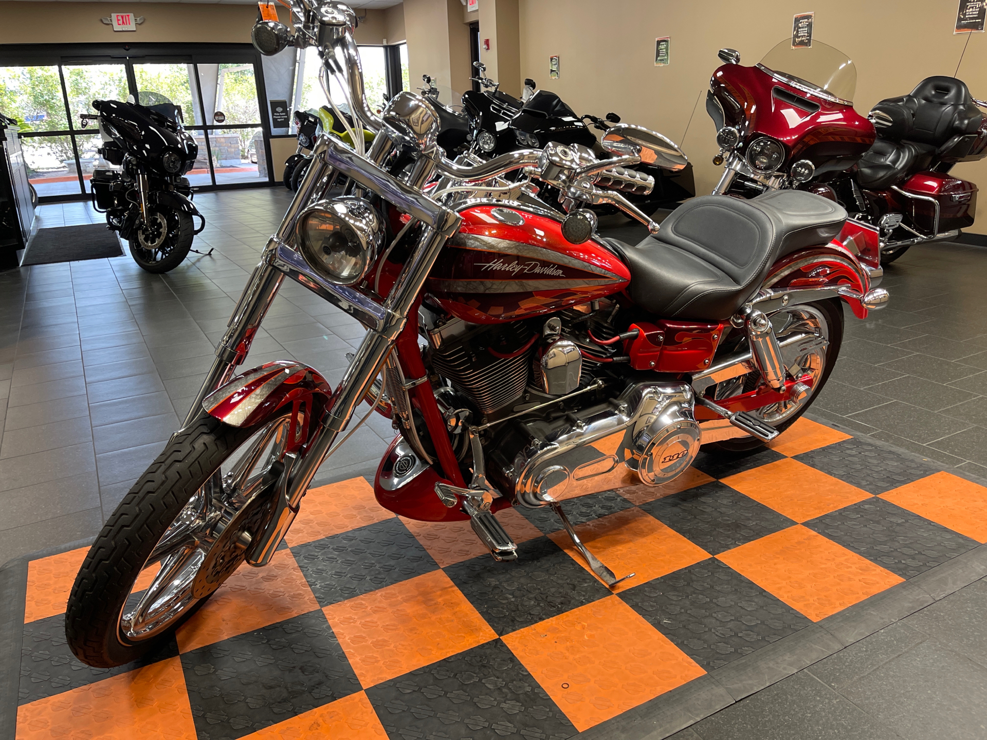 2008 Harley-Davidson CVO™ Screamin' Eagle® Dyna® in The Woodlands, Texas - Photo 4