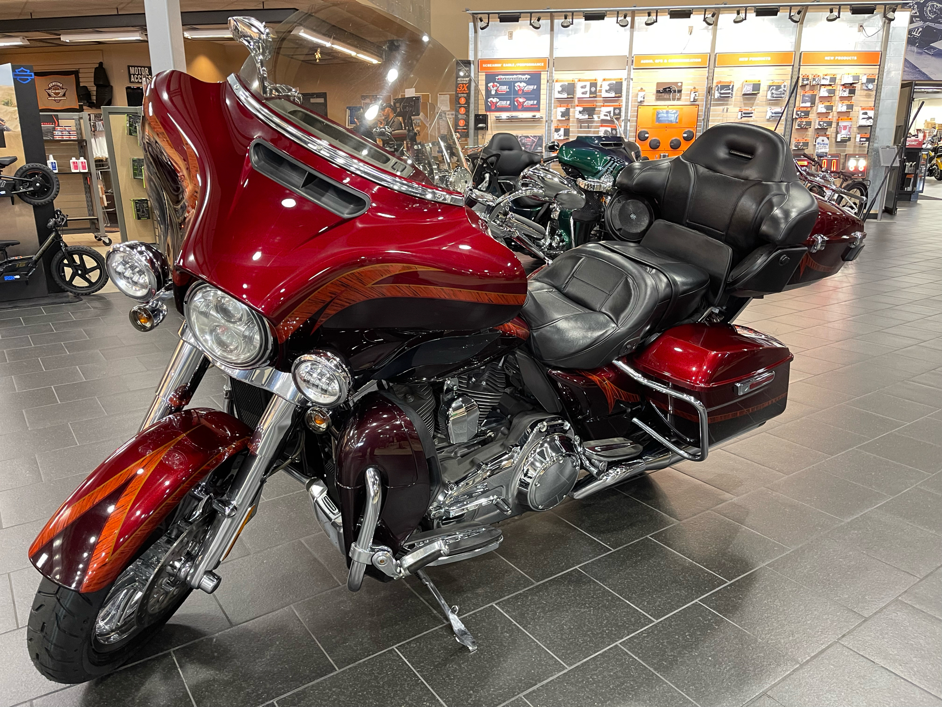 2014 Harley-Davidson CVO™ Limited in The Woodlands, Texas - Photo 3