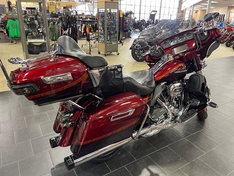 2014 Harley-Davidson CVO™ Limited in The Woodlands, Texas - Photo 6