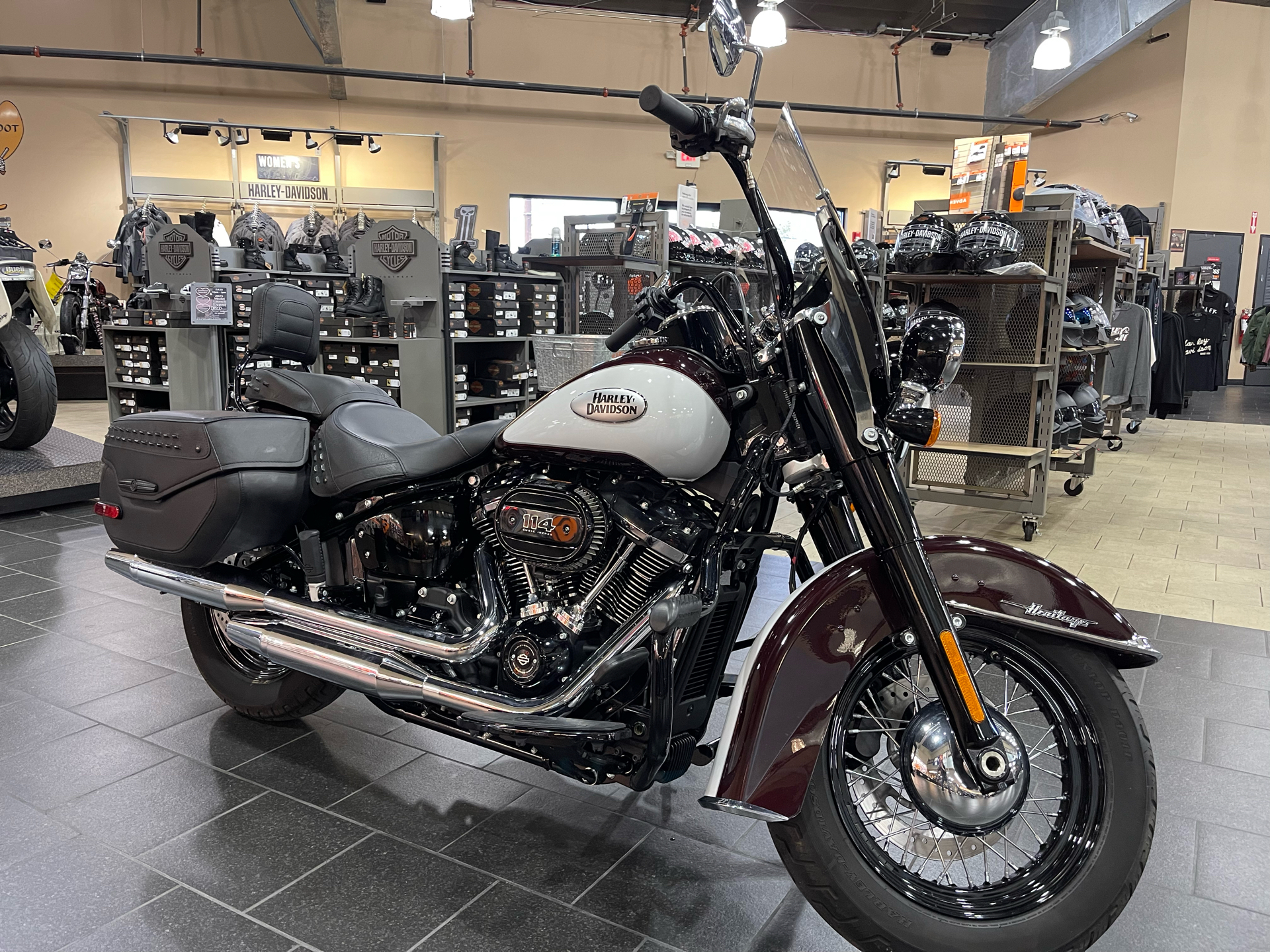 2021 Harley-Davidson Heritage Classic 114 in The Woodlands, Texas - Photo 2