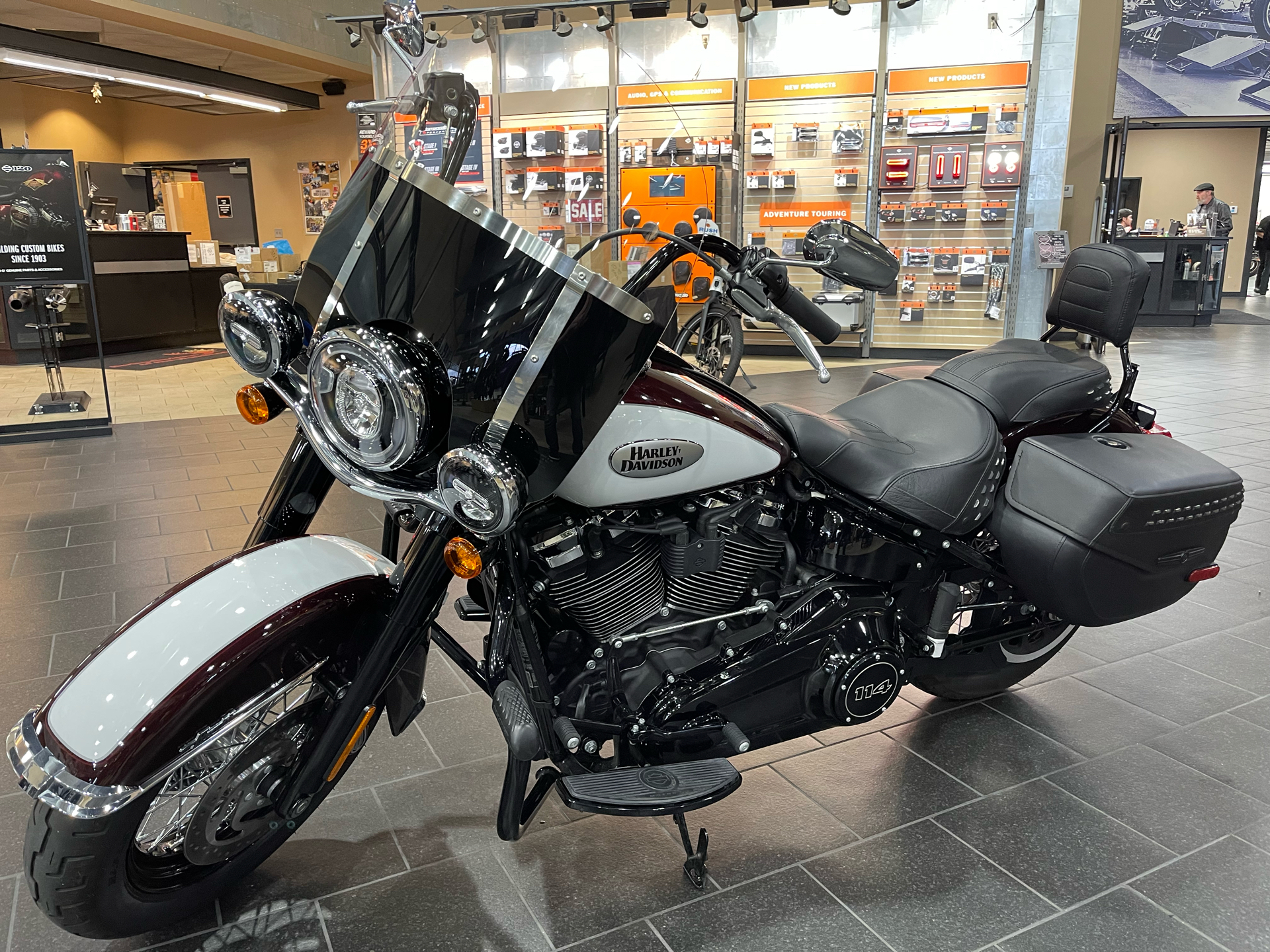 2021 Harley-Davidson Heritage Classic 114 in The Woodlands, Texas - Photo 4