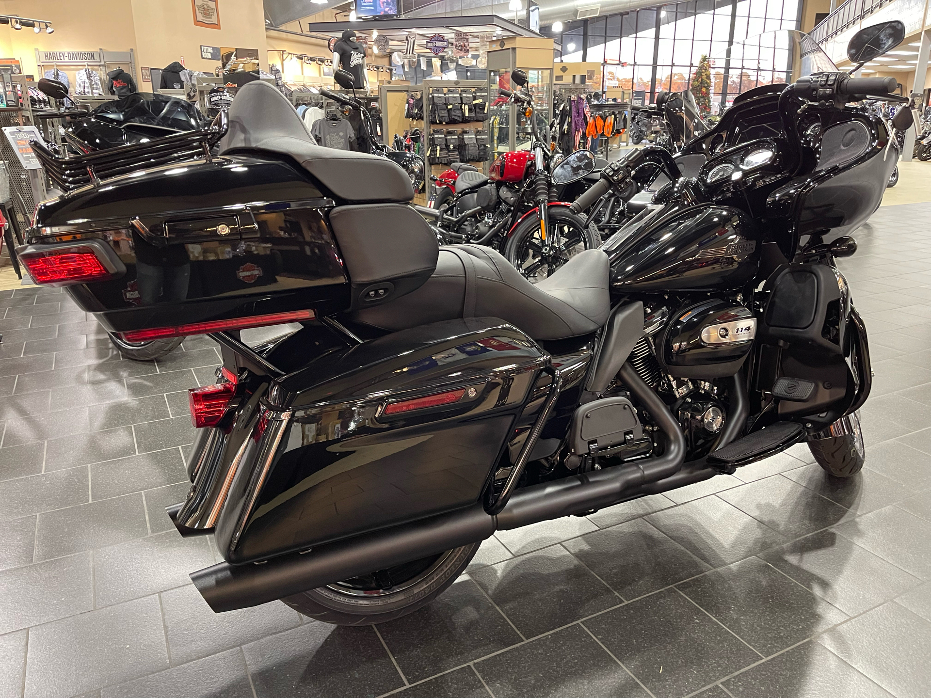 2023 Harley-Davidson Road Glide® Limited in The Woodlands, Texas - Photo 8