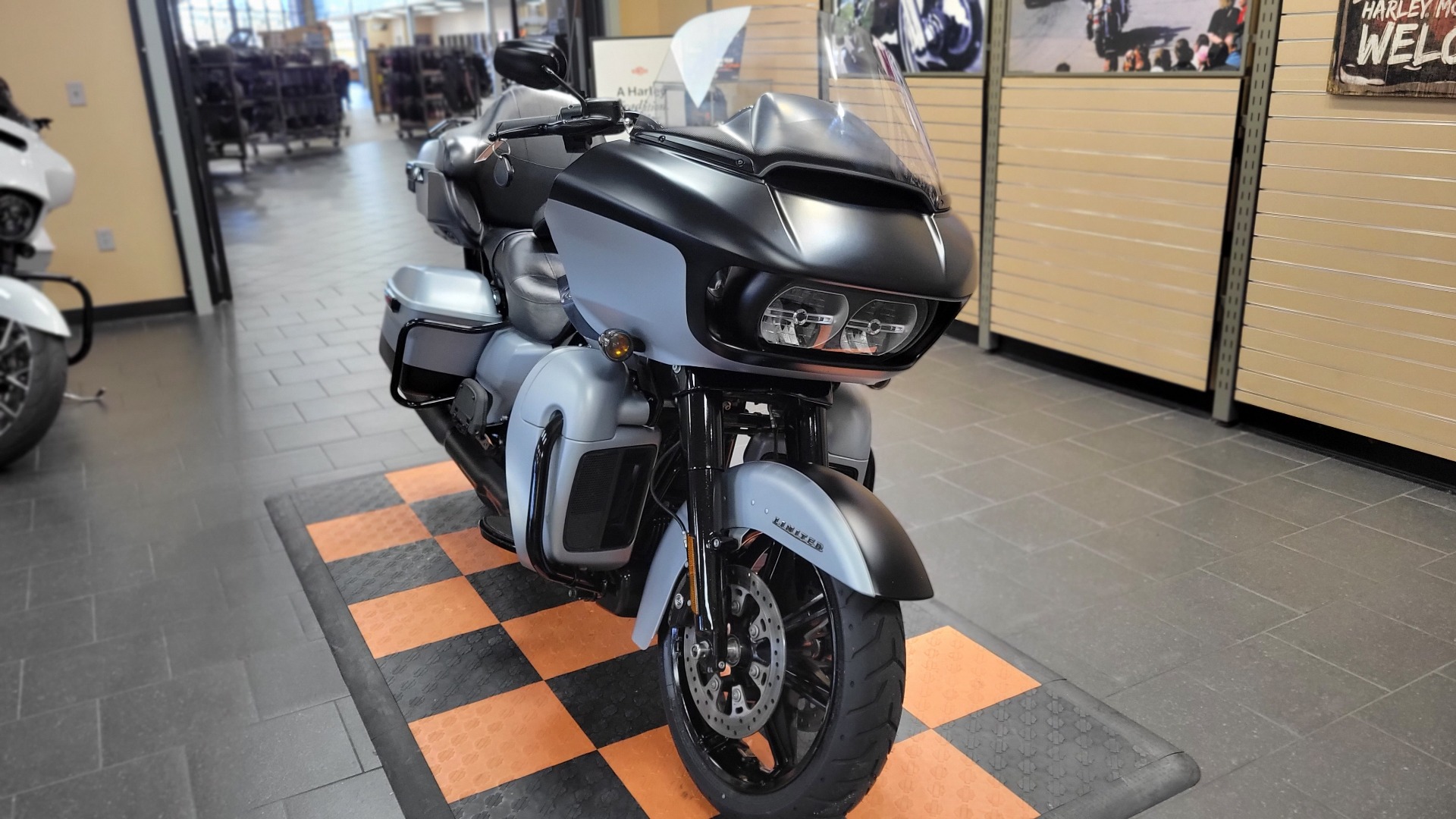 2020 Harley-Davidson Road Glide® Limited in The Woodlands, Texas - Photo 2