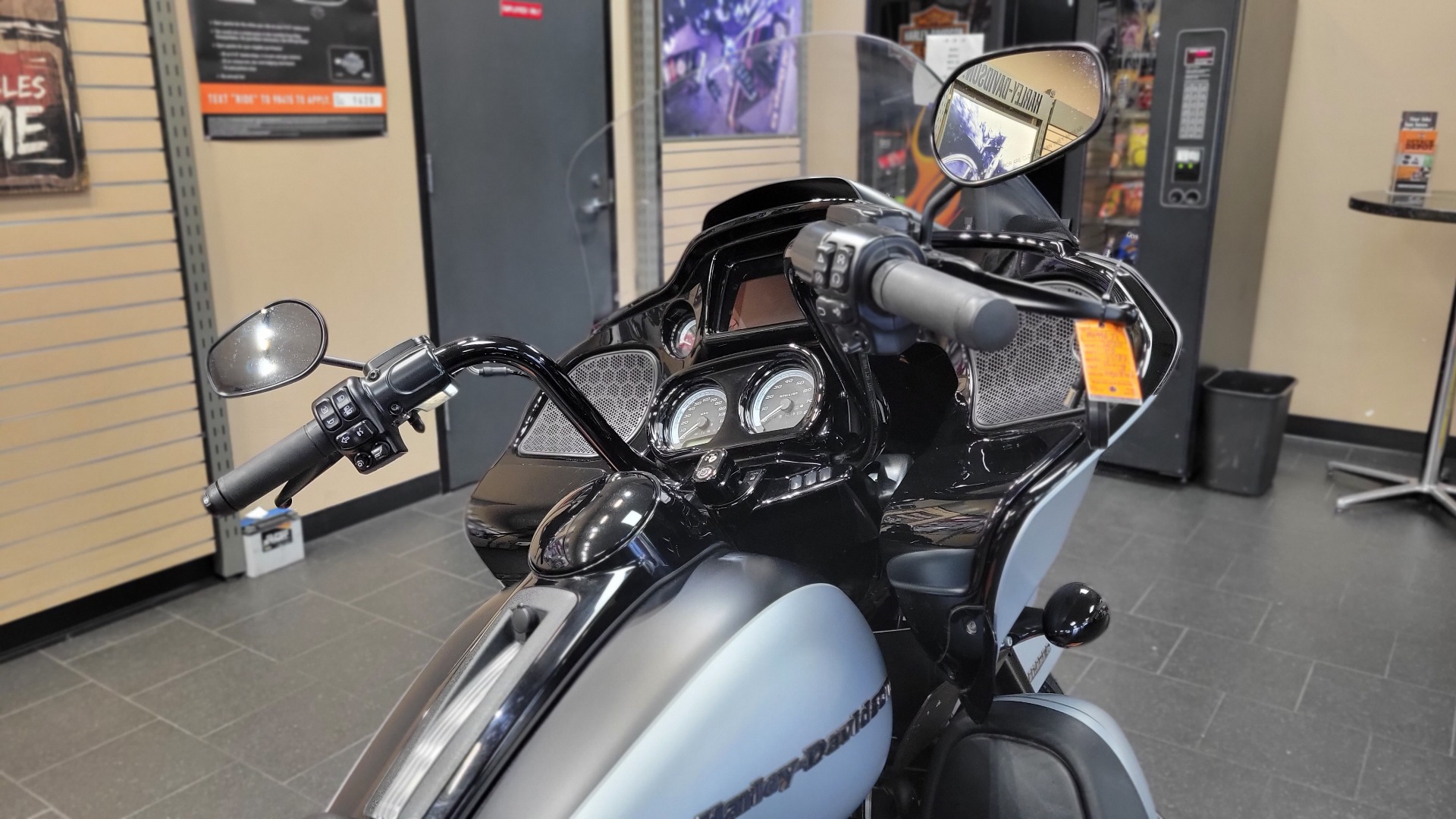 2020 Harley-Davidson Road Glide® Limited in The Woodlands, Texas - Photo 8