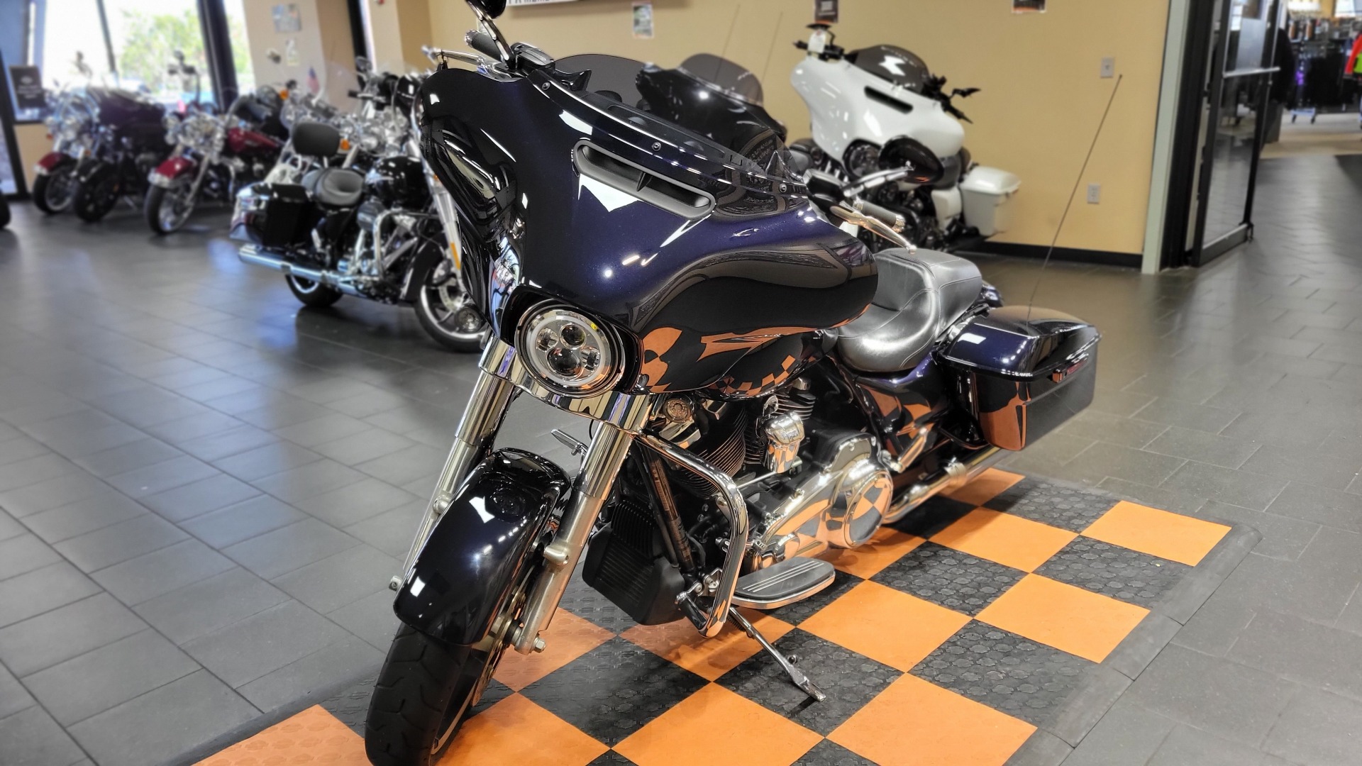 2019 Harley-Davidson Street Glide® in The Woodlands, Texas - Photo 3