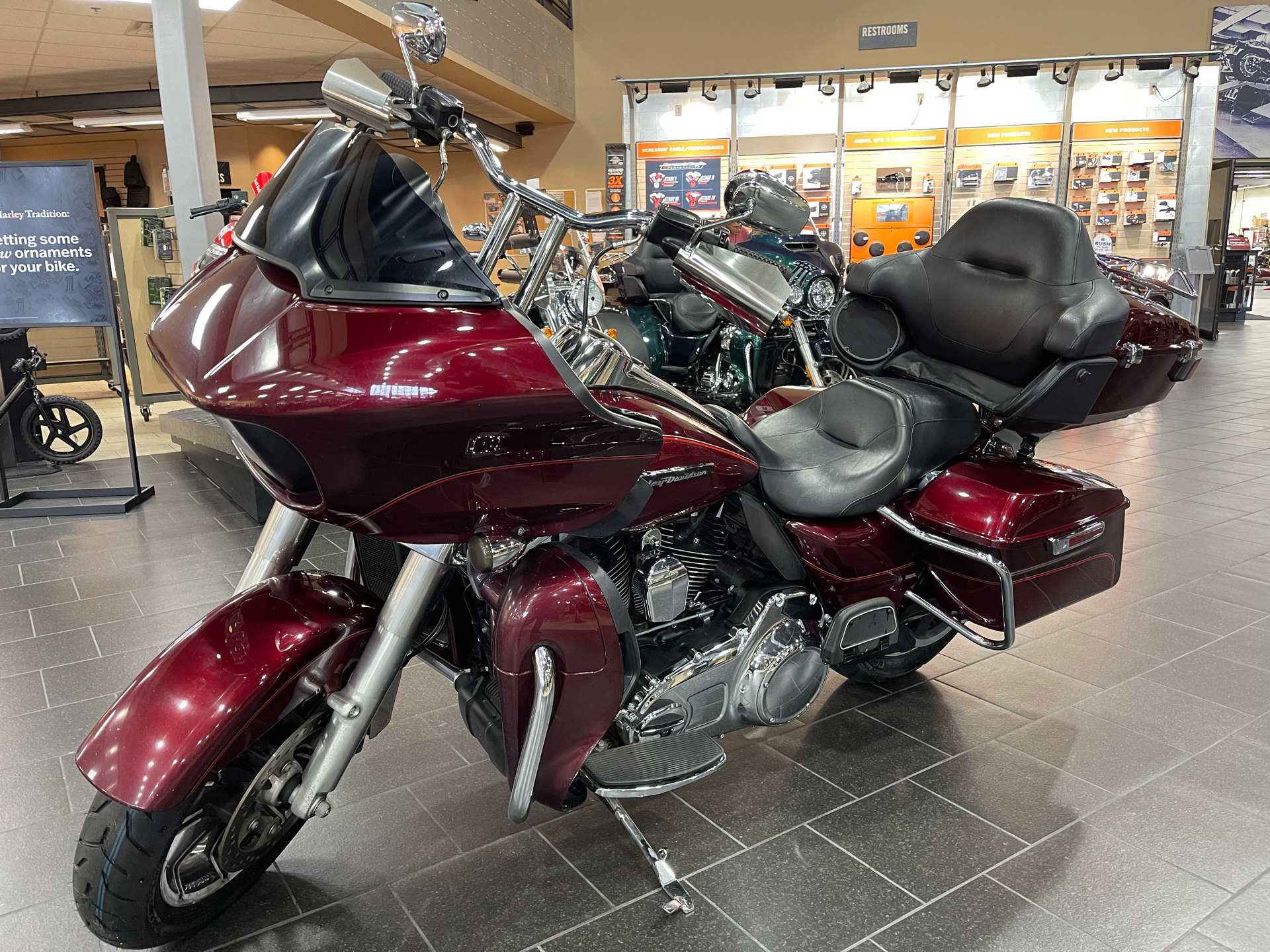2016 Harley-Davidson Road Glide® Ultra in The Woodlands, Texas - Photo 3