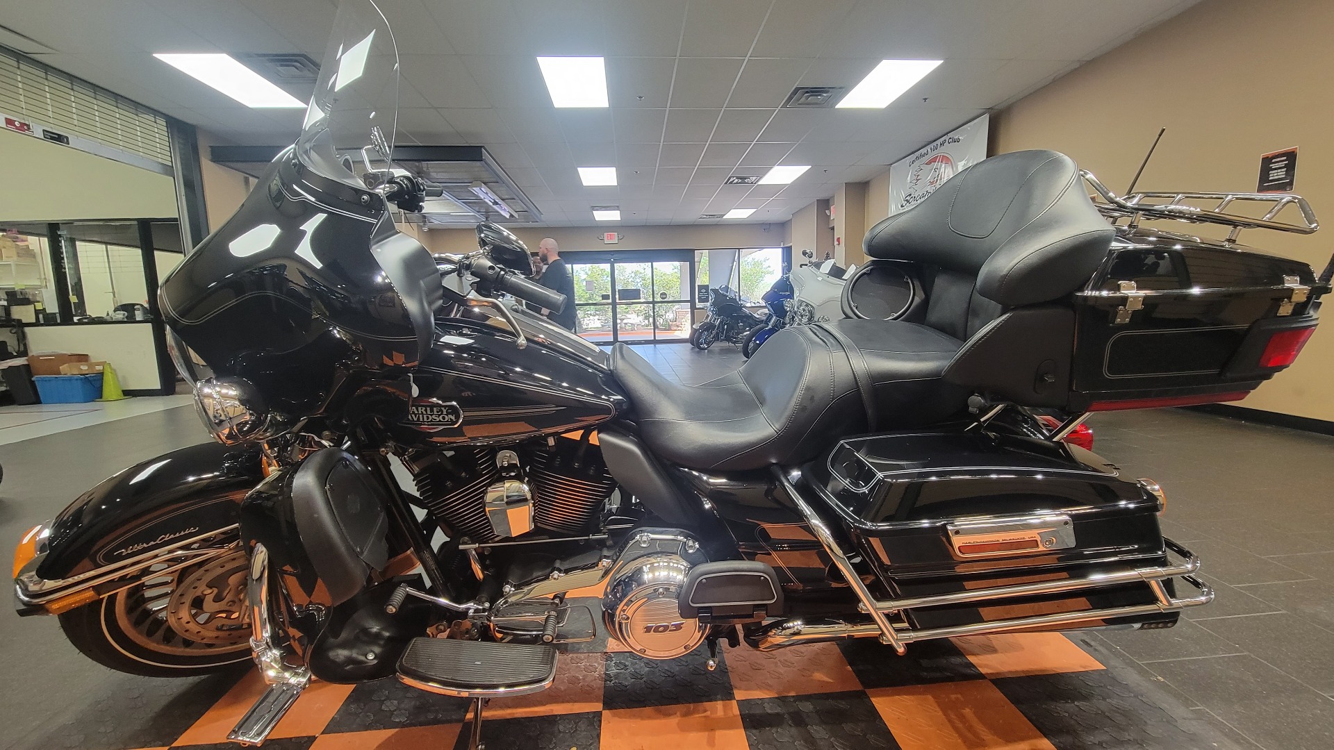 2013 Harley-Davidson Ultra Classic® Electra Glide® in The Woodlands, Texas - Photo 4
