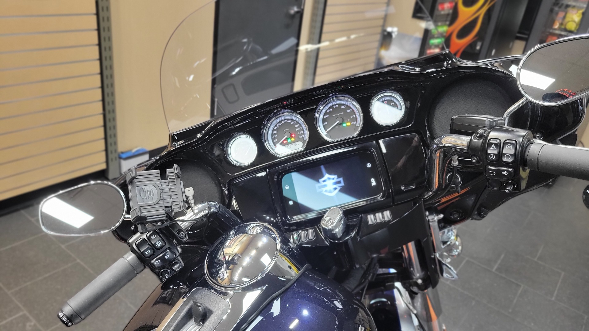 2019 Harley-Davidson Electra Glide® Ultra Classic® in The Woodlands, Texas - Photo 9